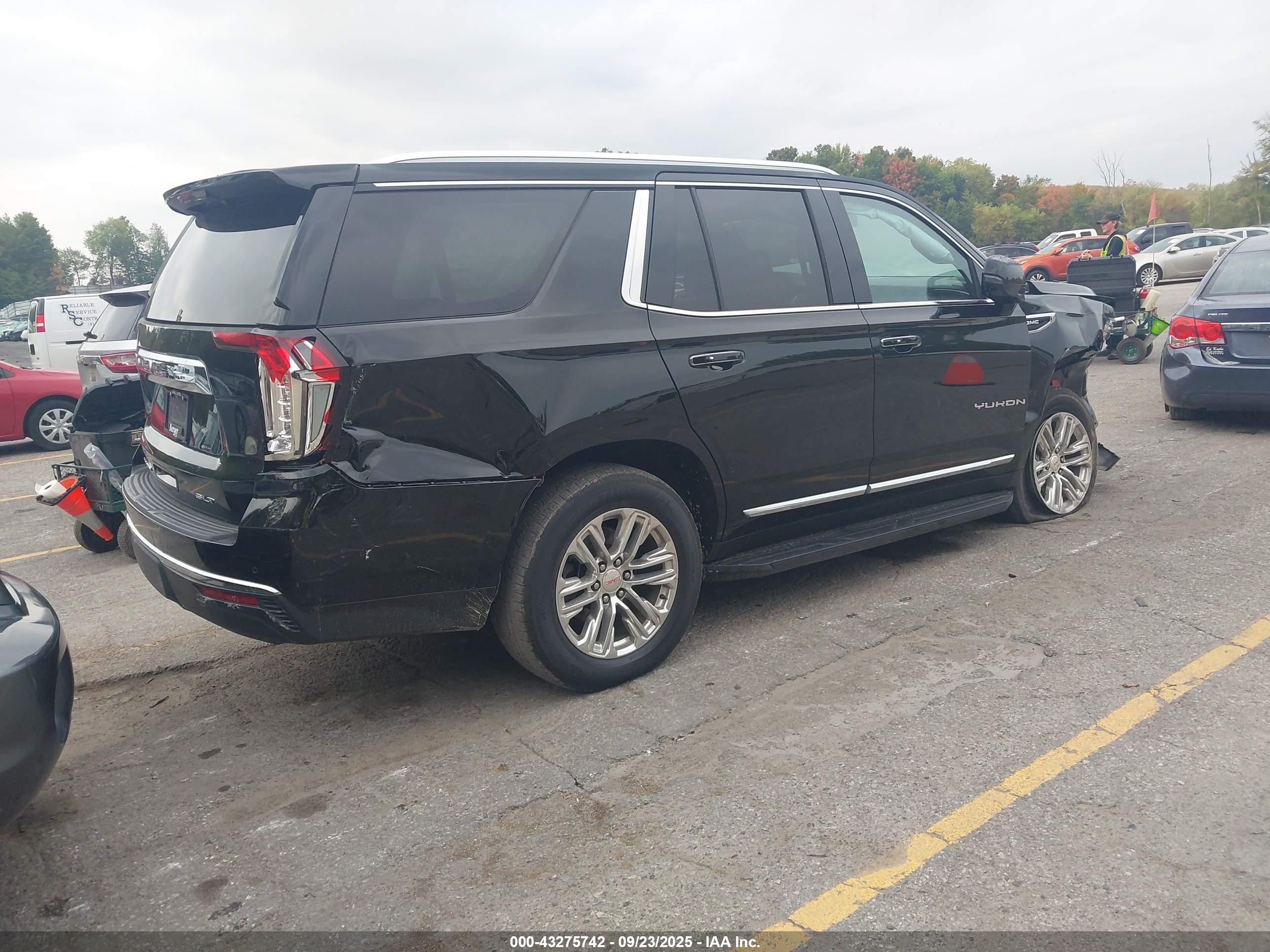GMC YUKON image 4