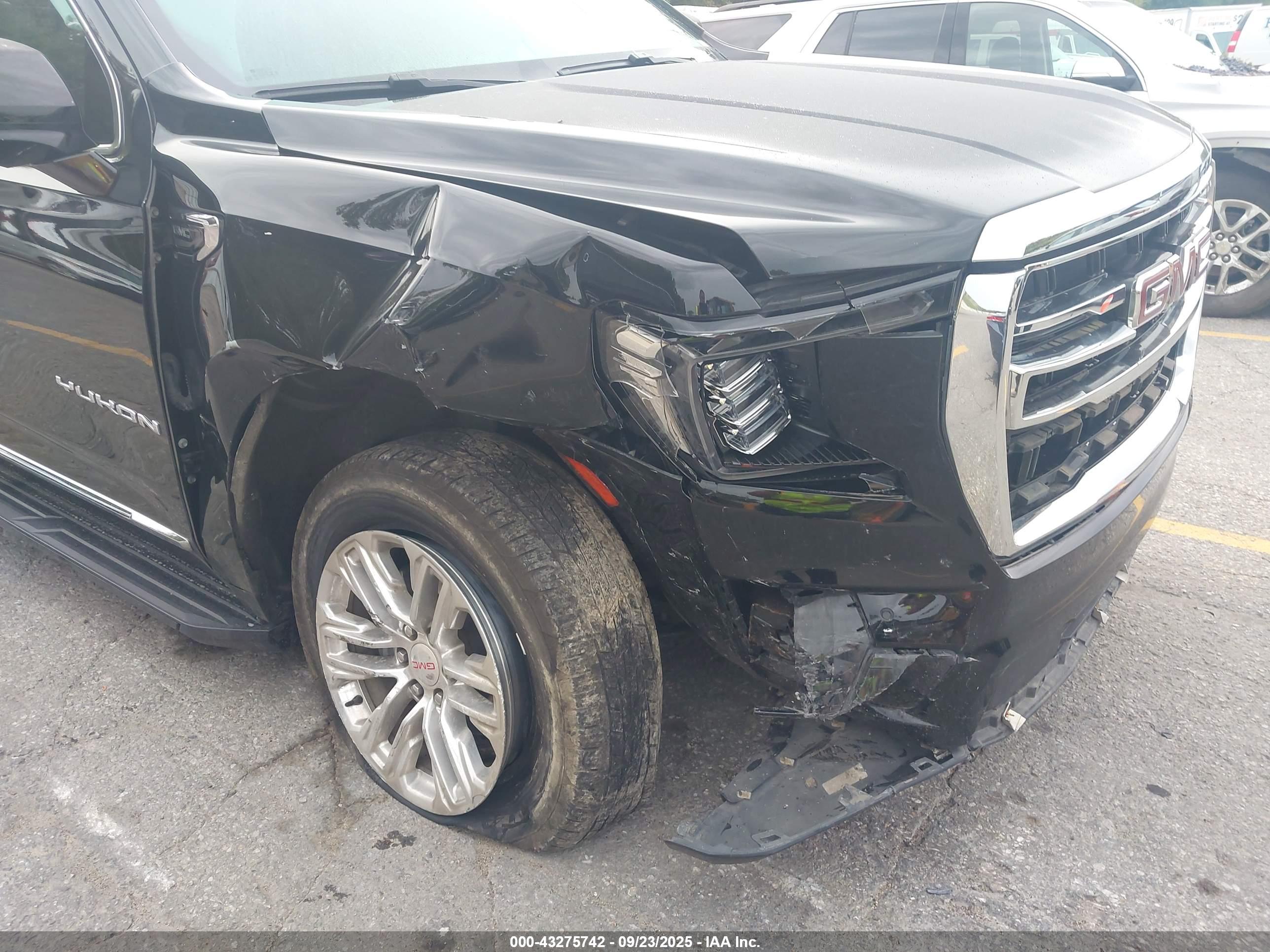 GMC YUKON image 6