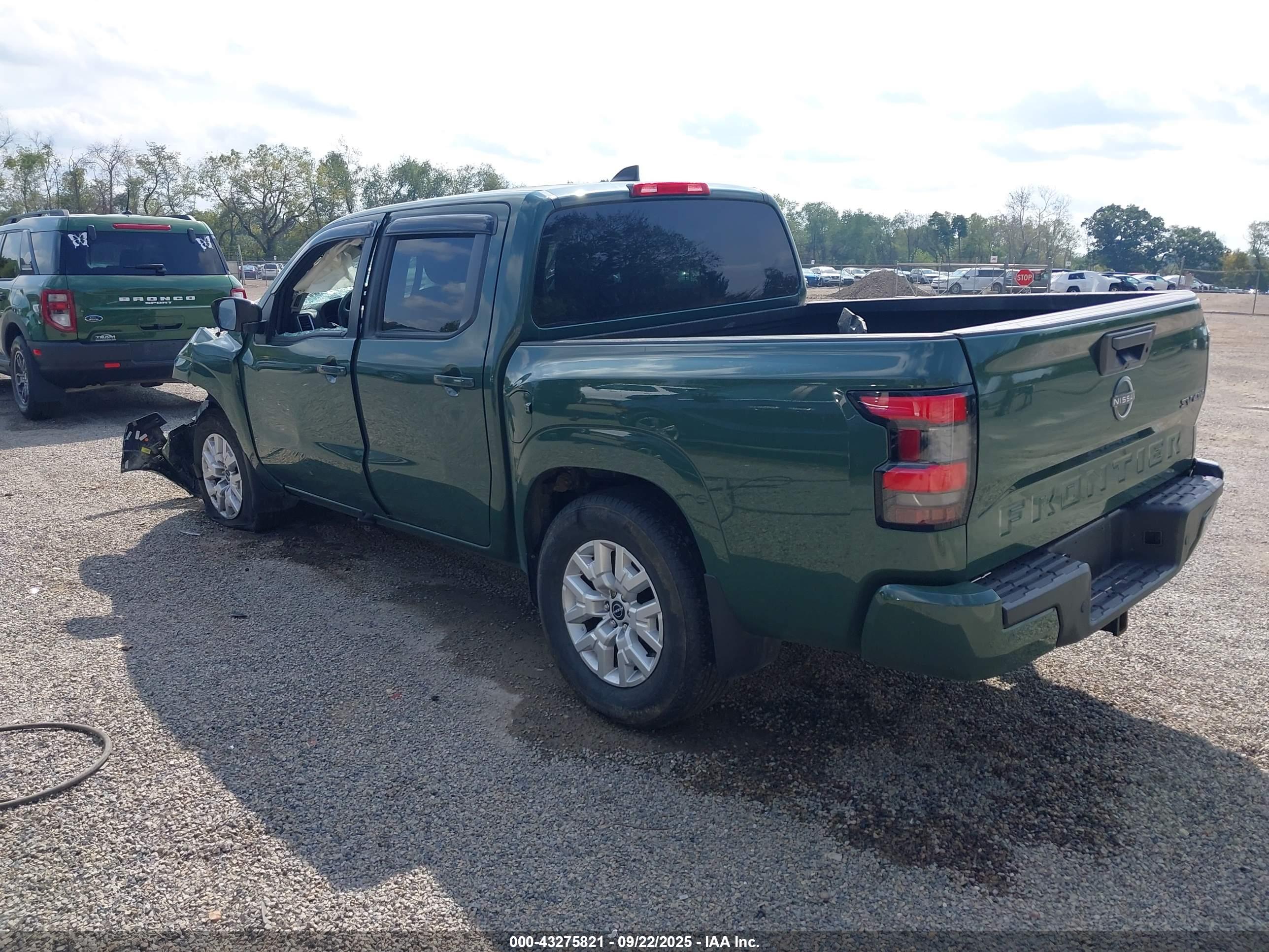 NISSAN FRONTIER image 3