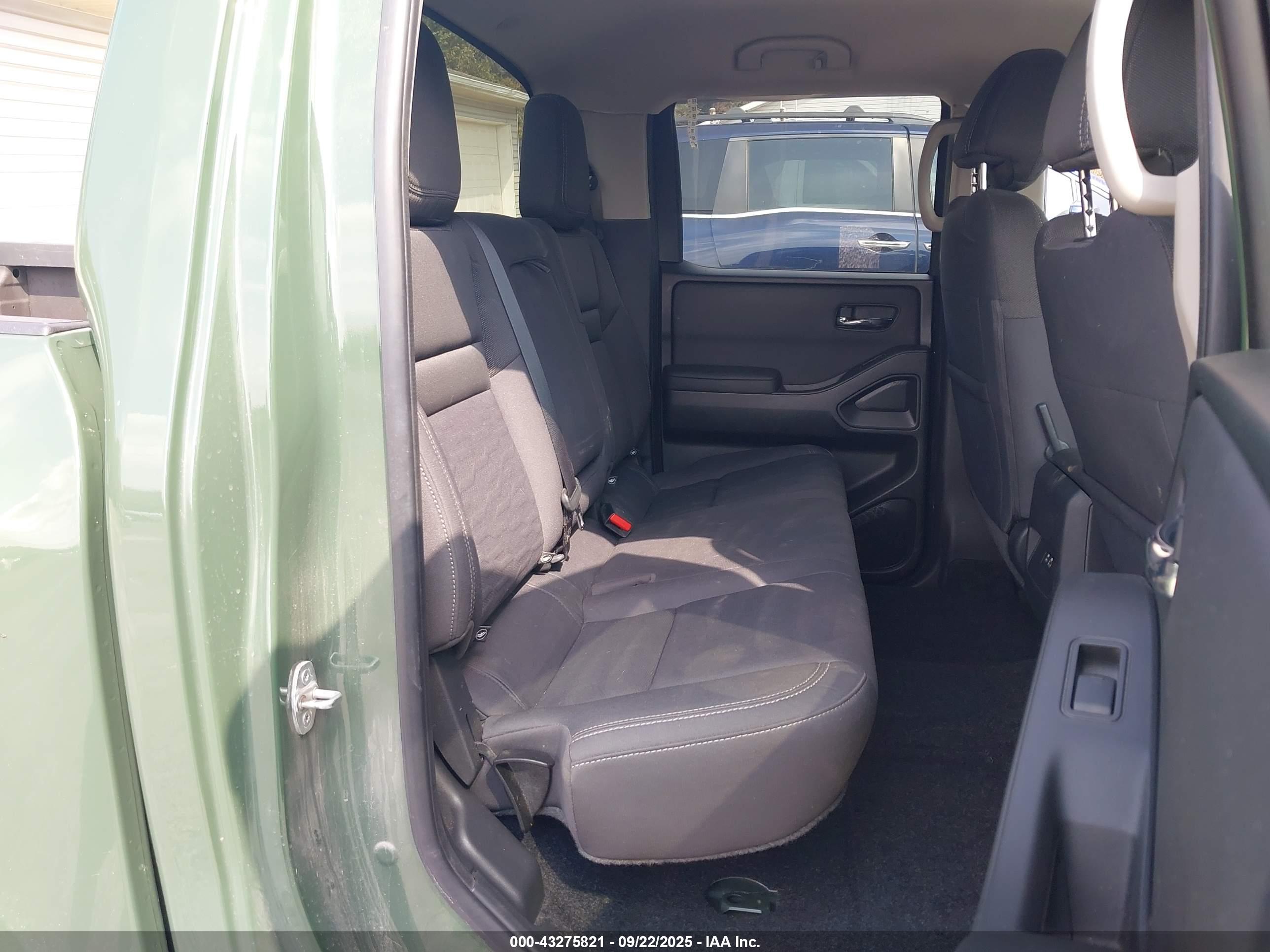 NISSAN FRONTIER image 8