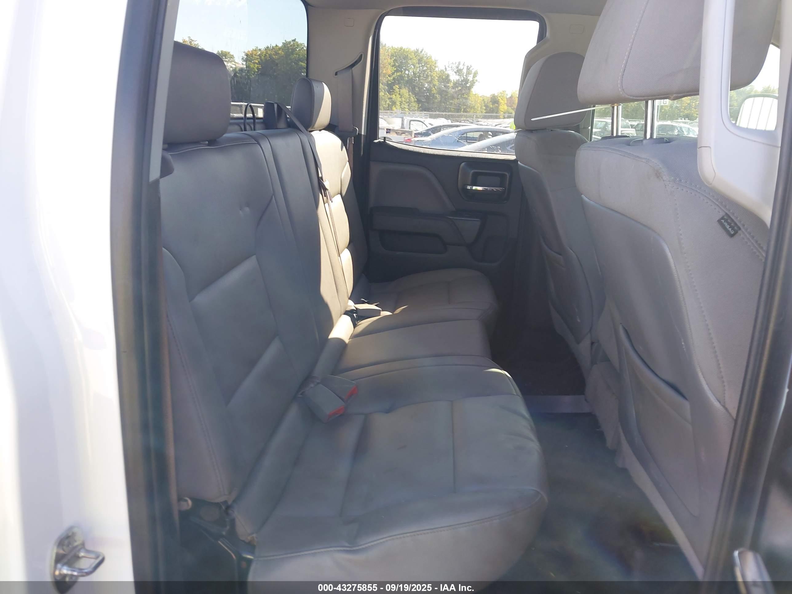 CHEVROLET SILVERADO image 8
