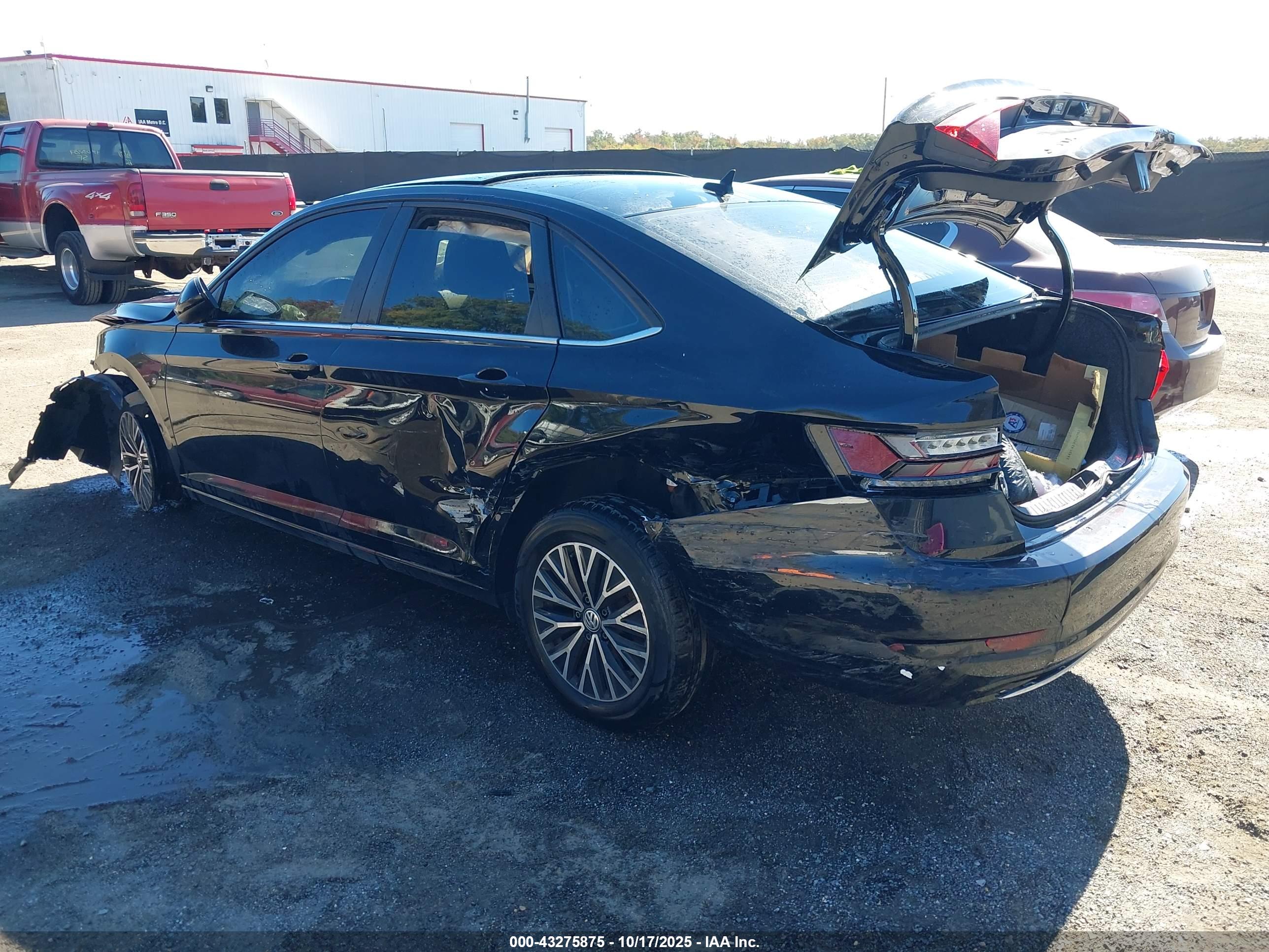 VOLKSWAGEN JETTA image 3