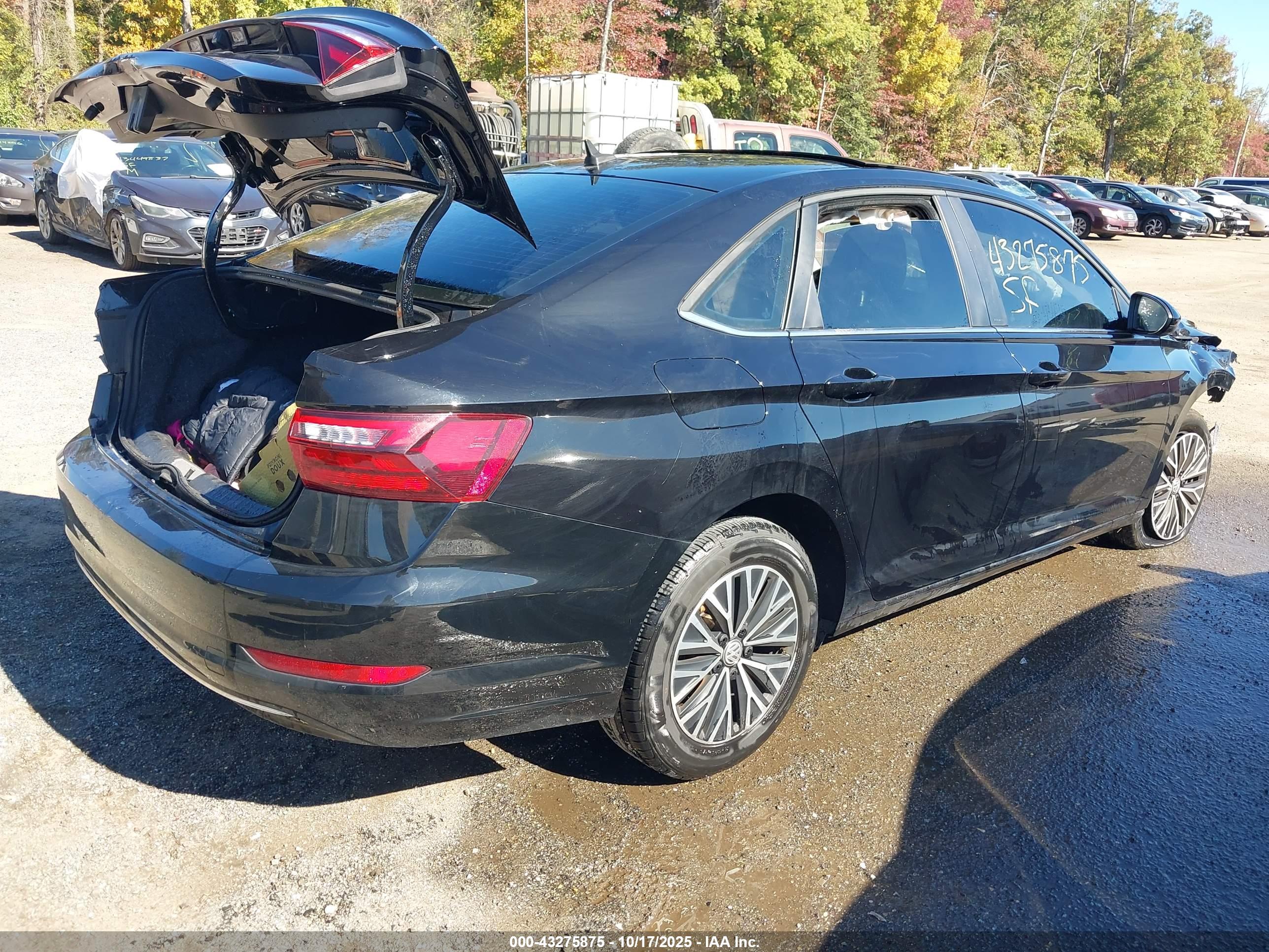 VOLKSWAGEN JETTA image 4