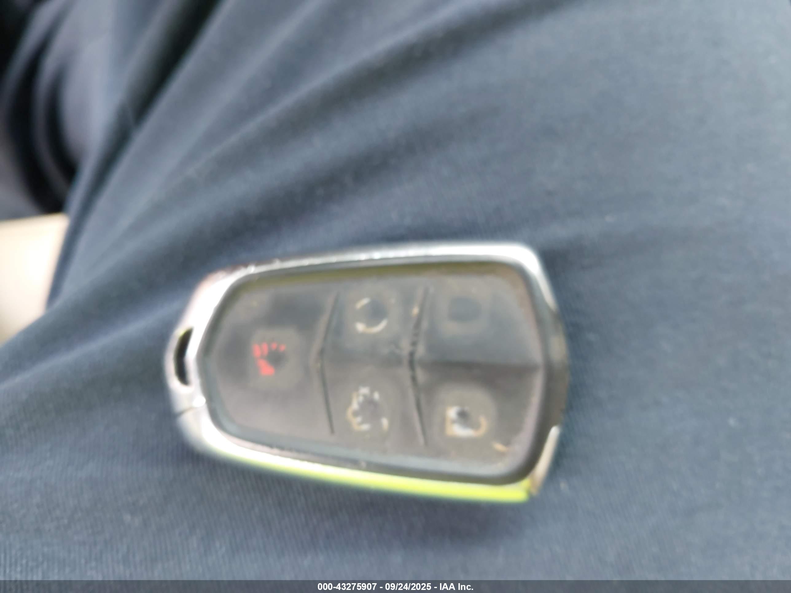 CADILLAC CTS image 11