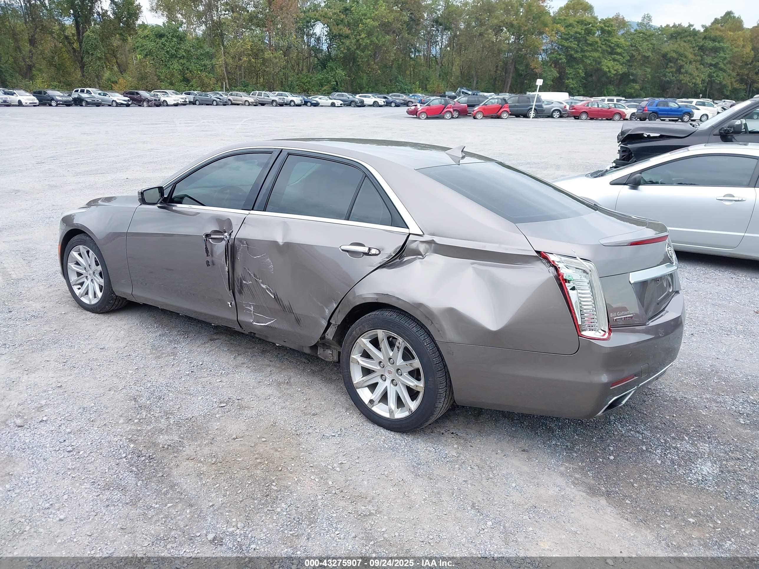 CADILLAC CTS image 3