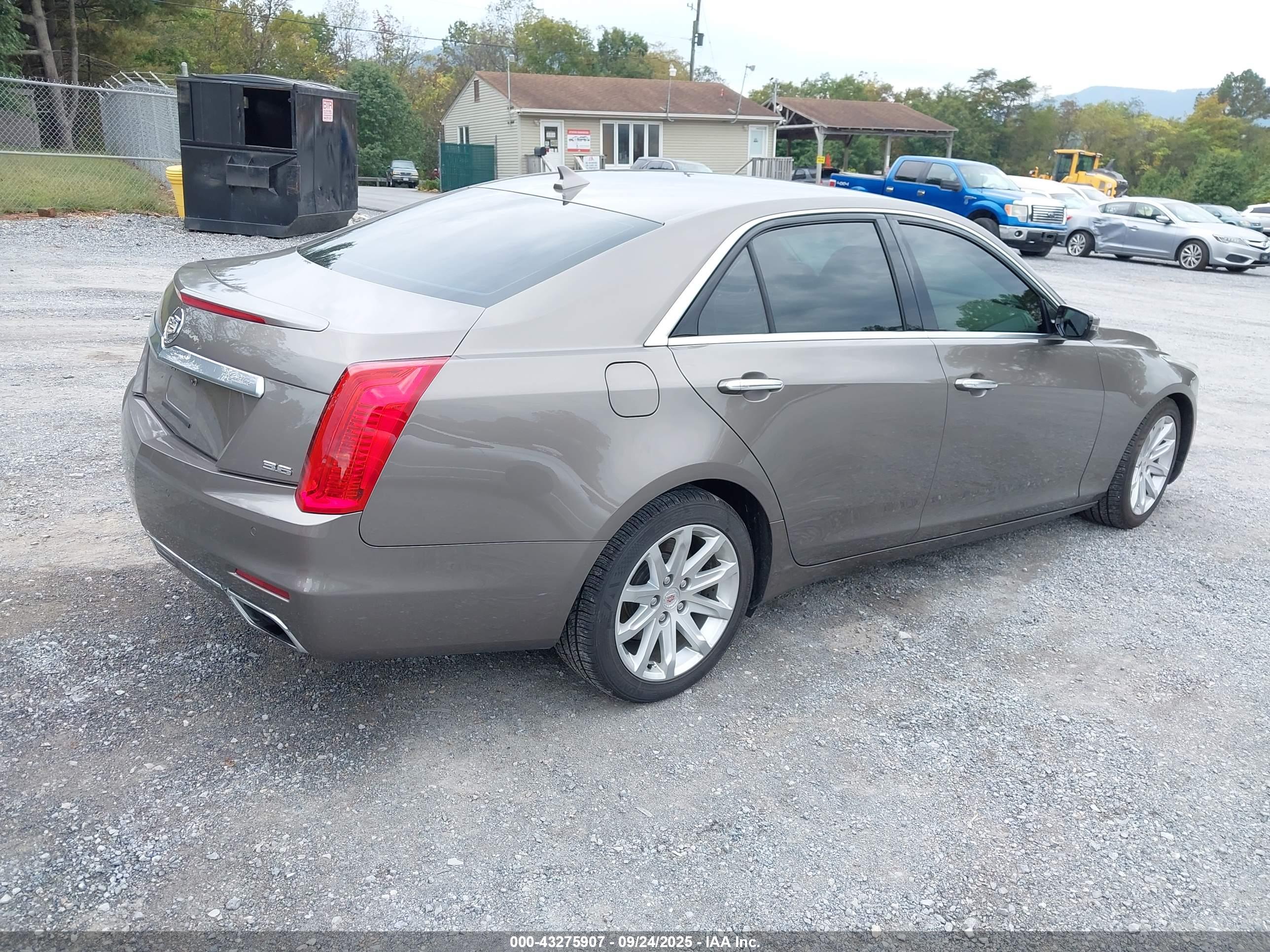 CADILLAC CTS image 4