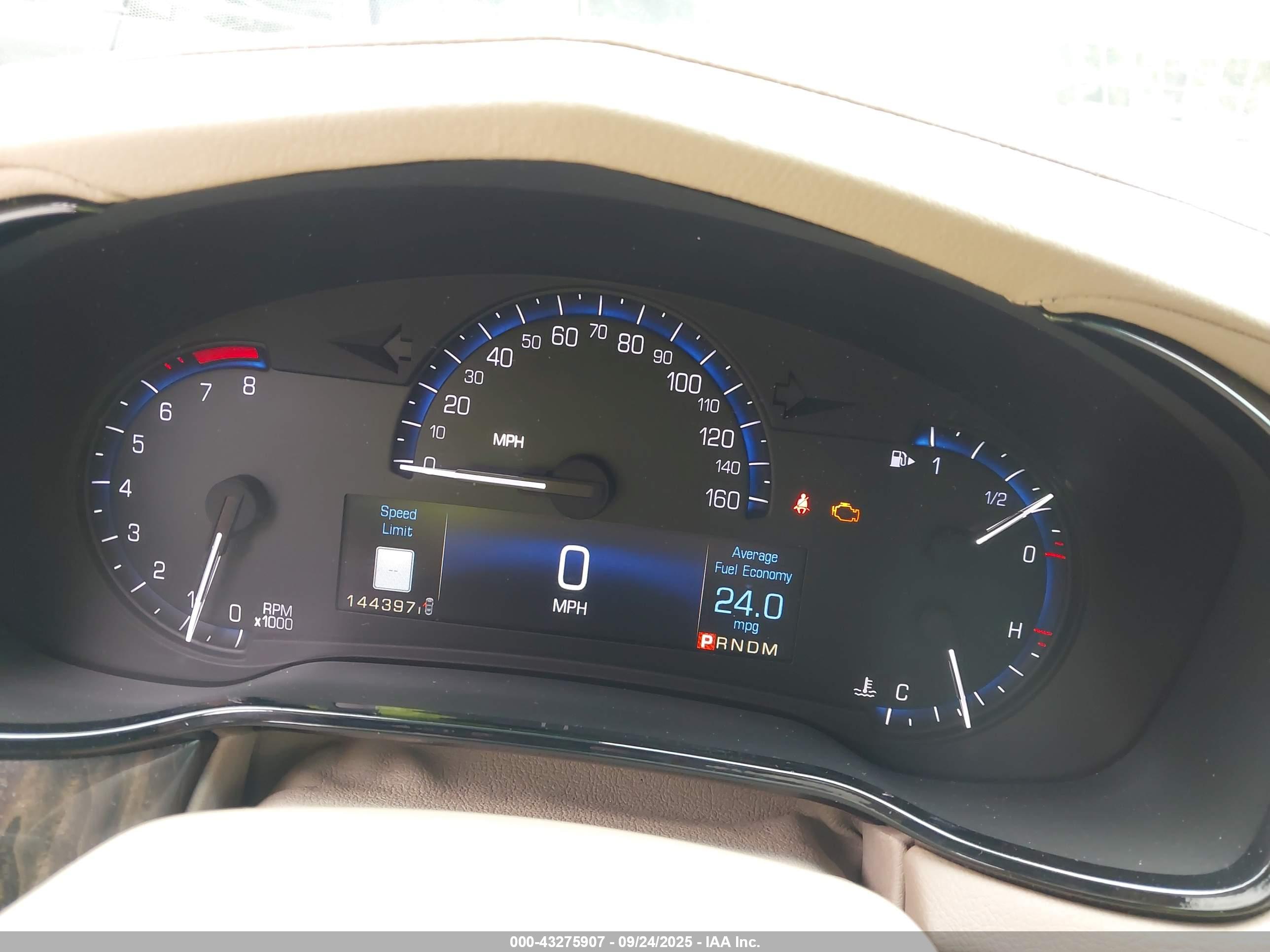 CADILLAC CTS image 7