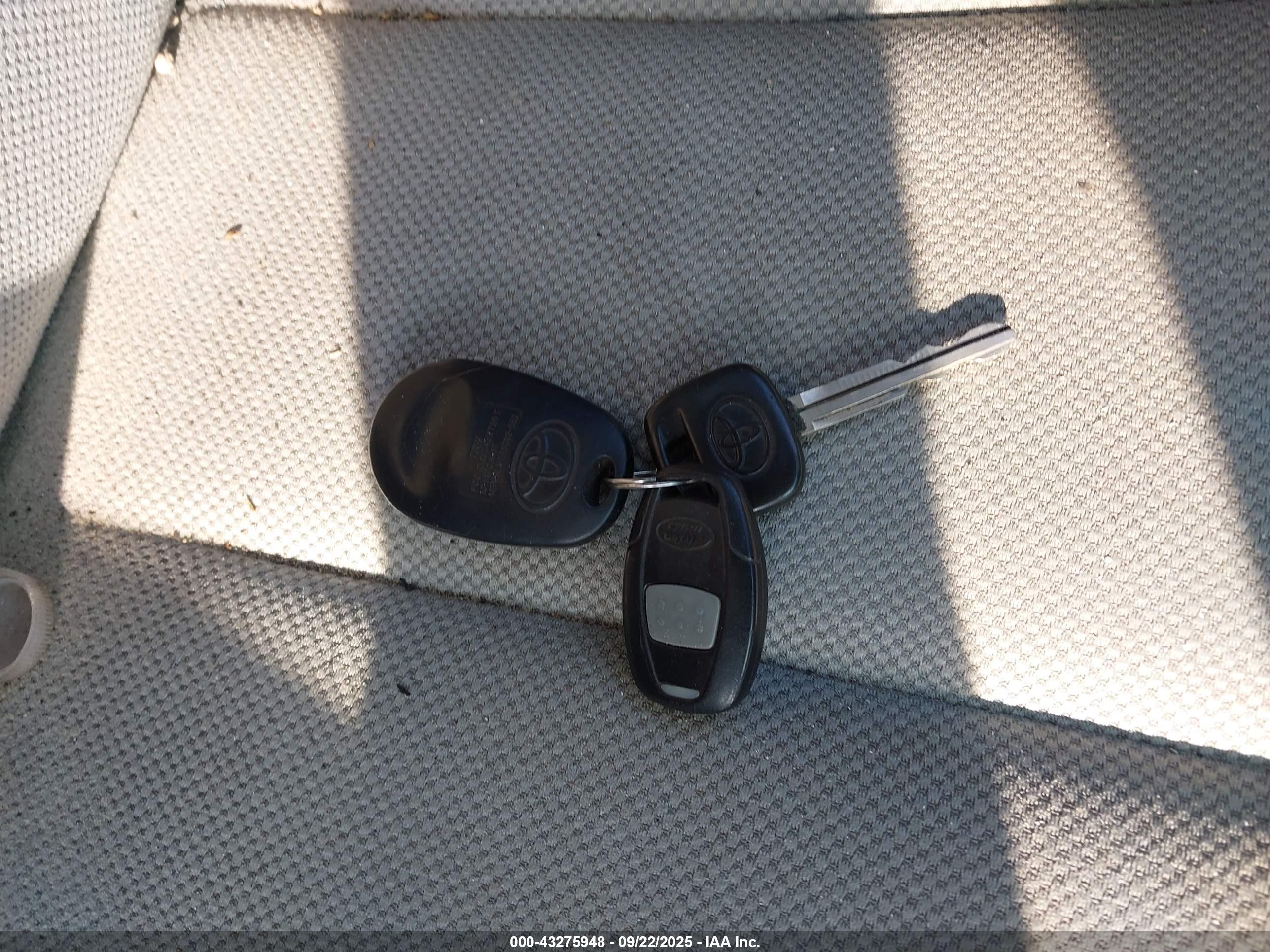 TOYOTA SIENNA image 11