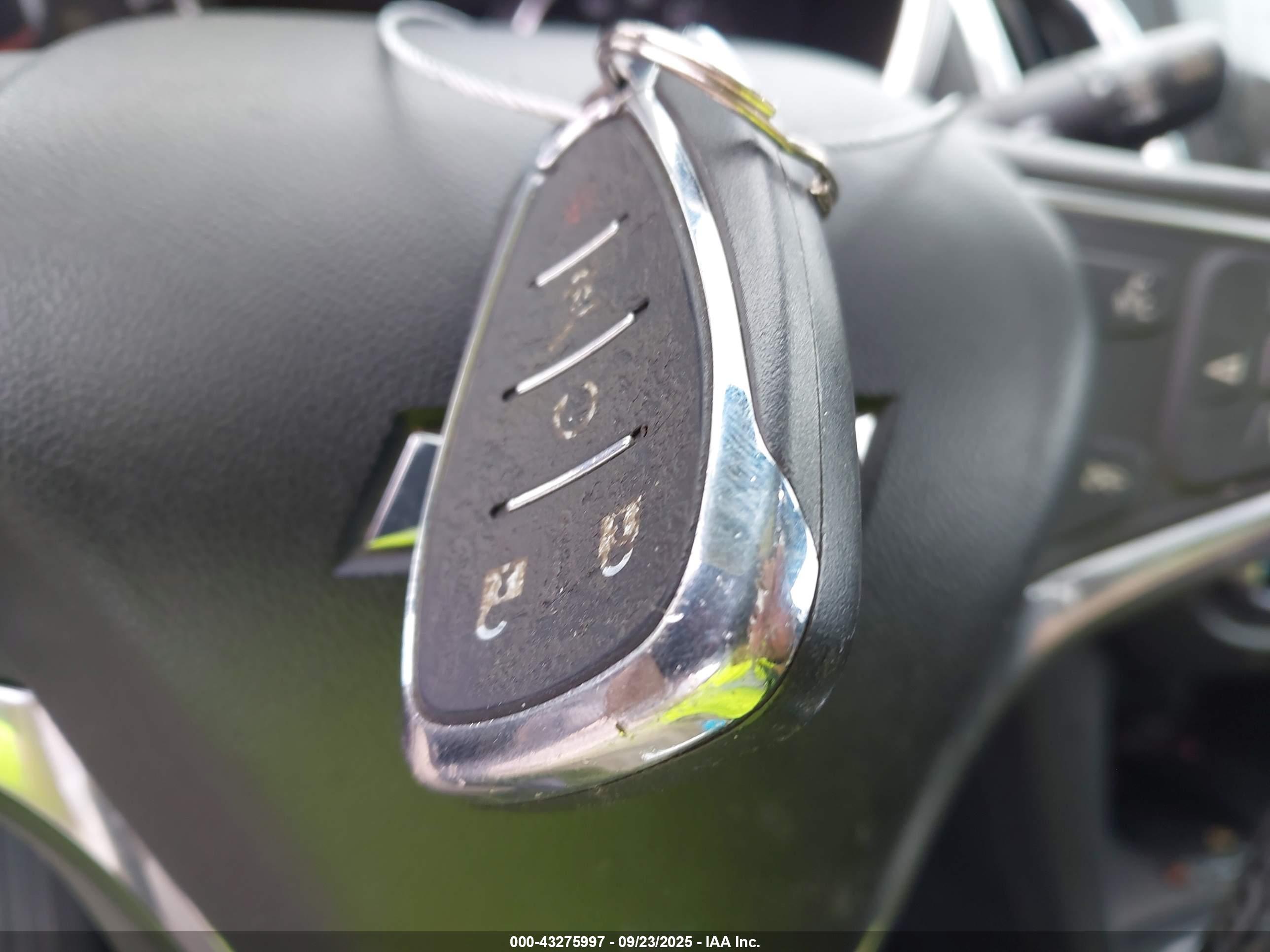 CHEVROLET EQUINOX image 11