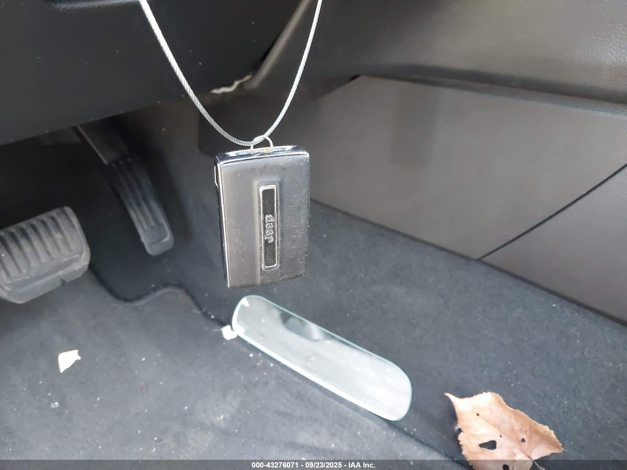 JEEP GRAND image 11