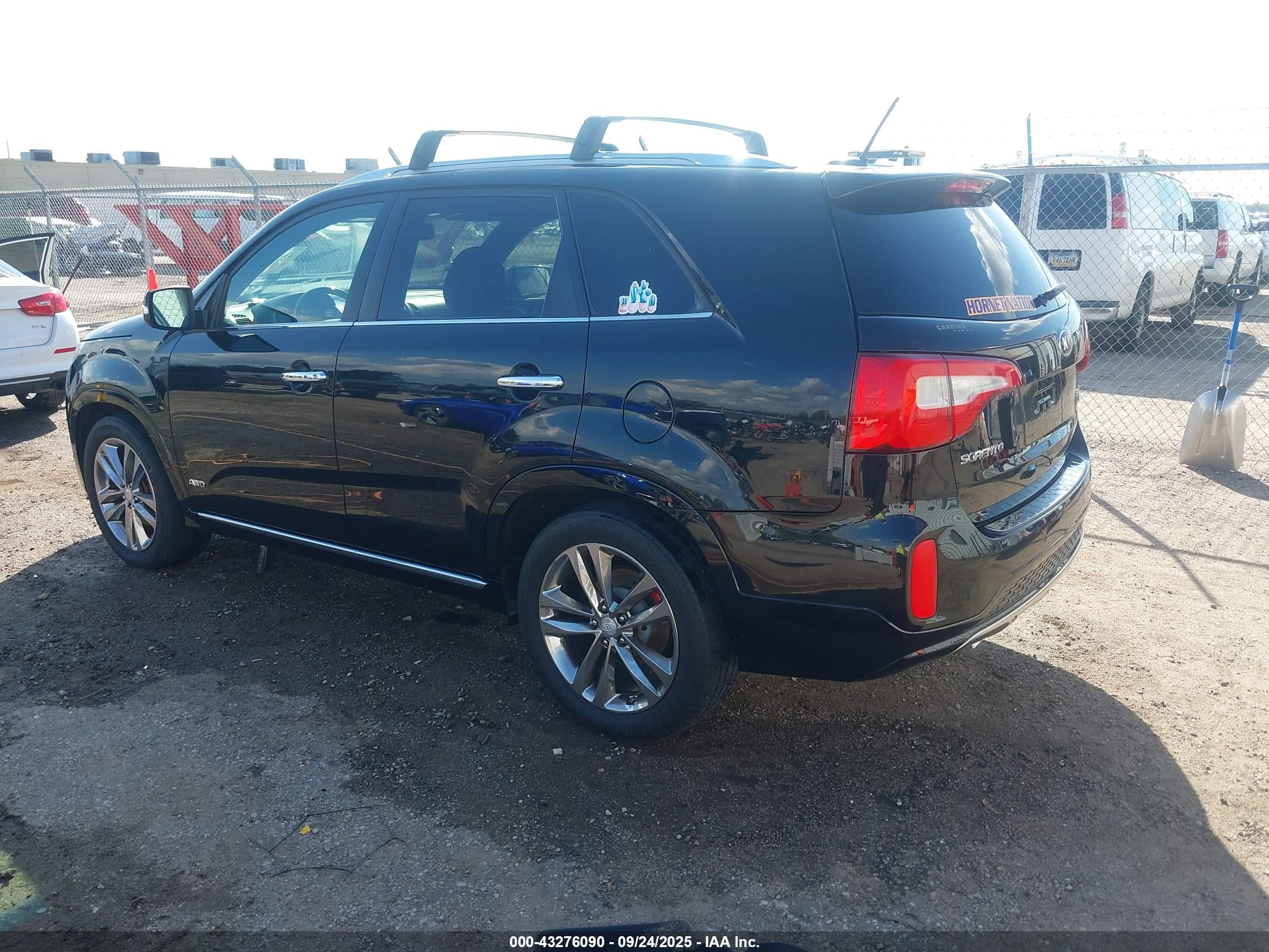 KIA SORENTO image 3