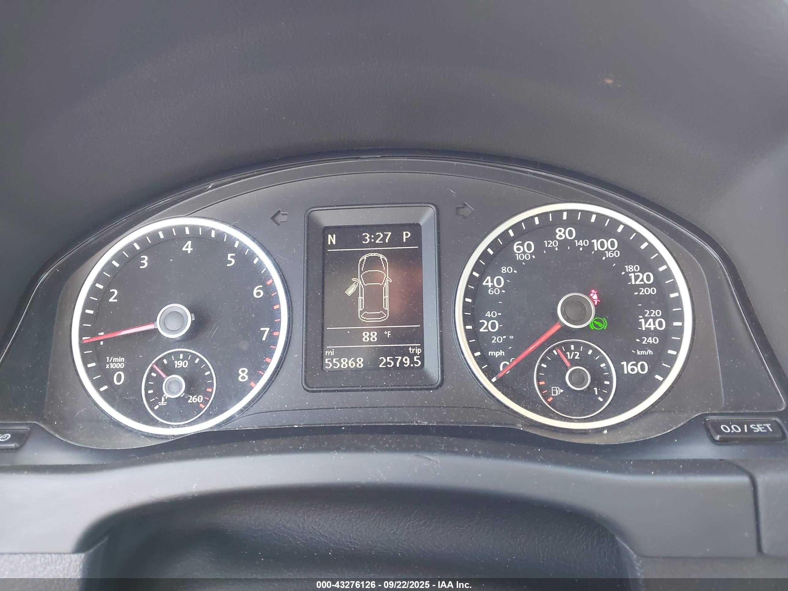 VOLKSWAGEN TIGUAN image 7