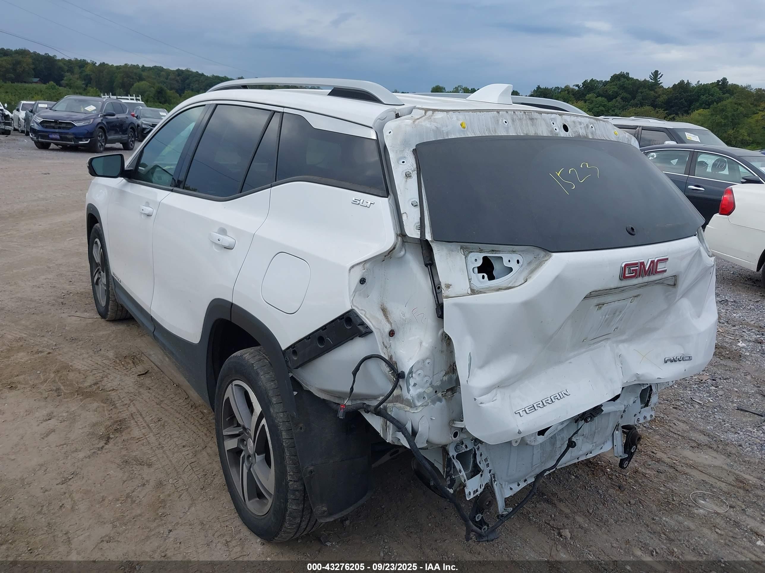 GMC TERRAIN image 3