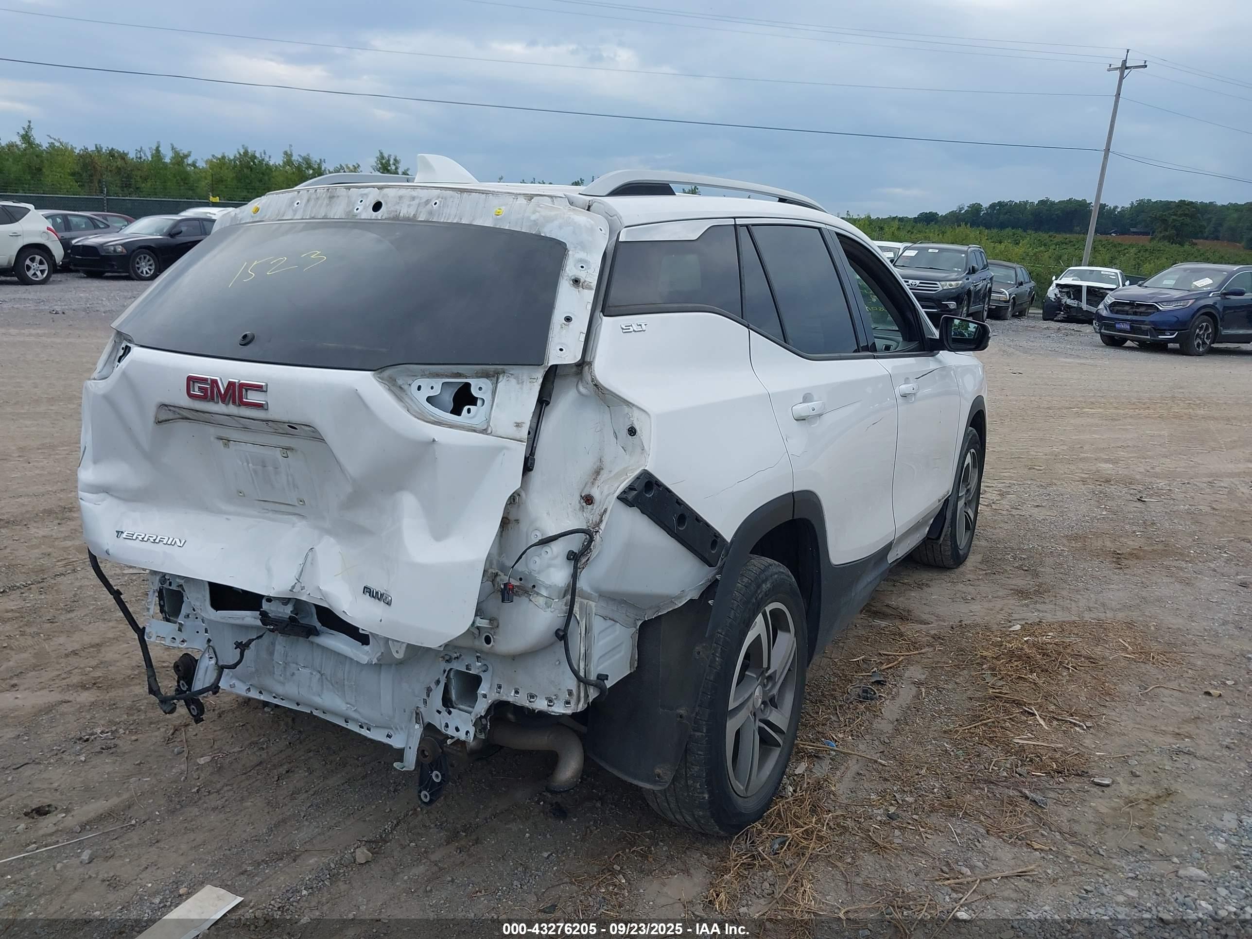 GMC TERRAIN image 4