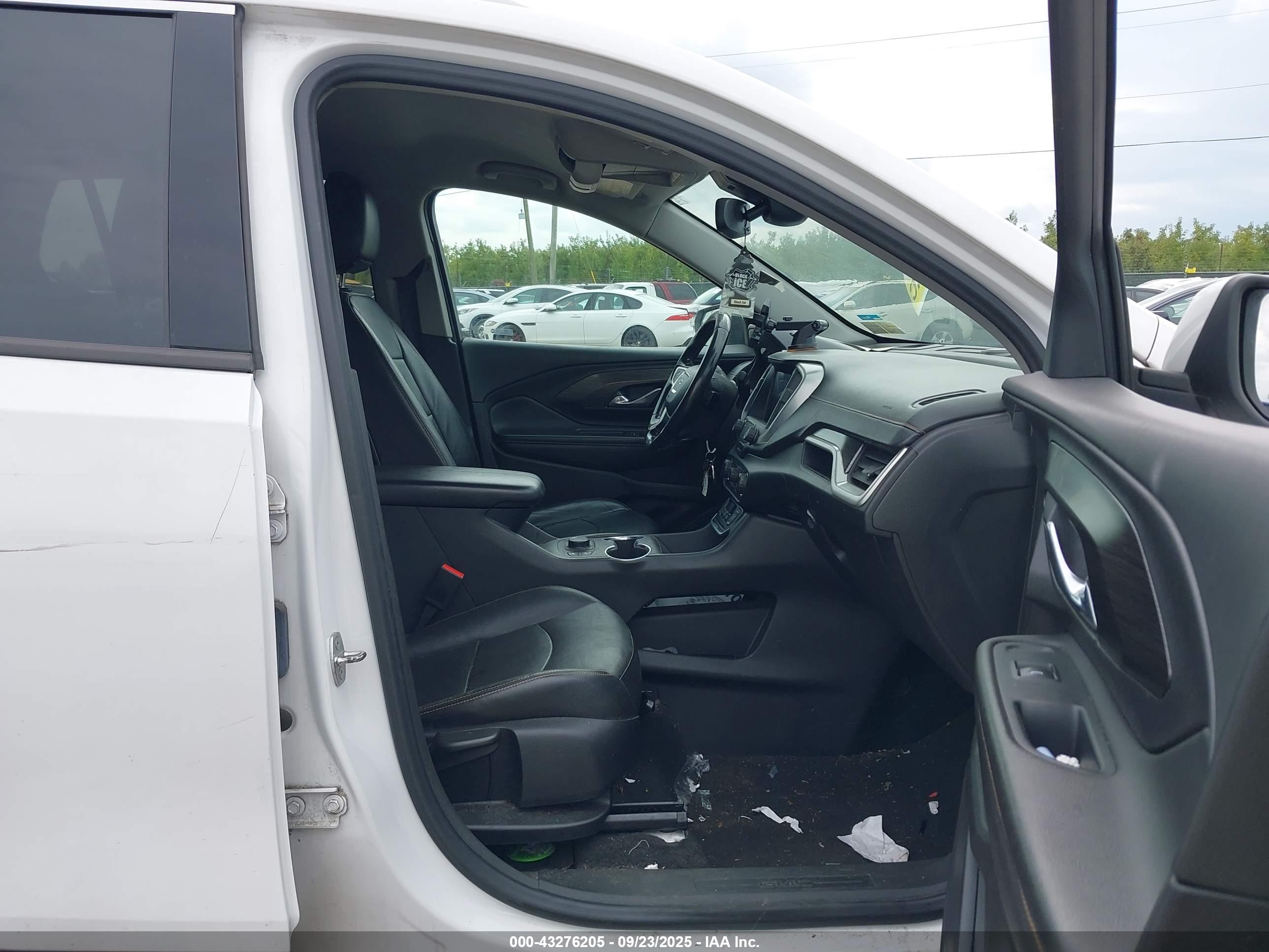 GMC TERRAIN image 5