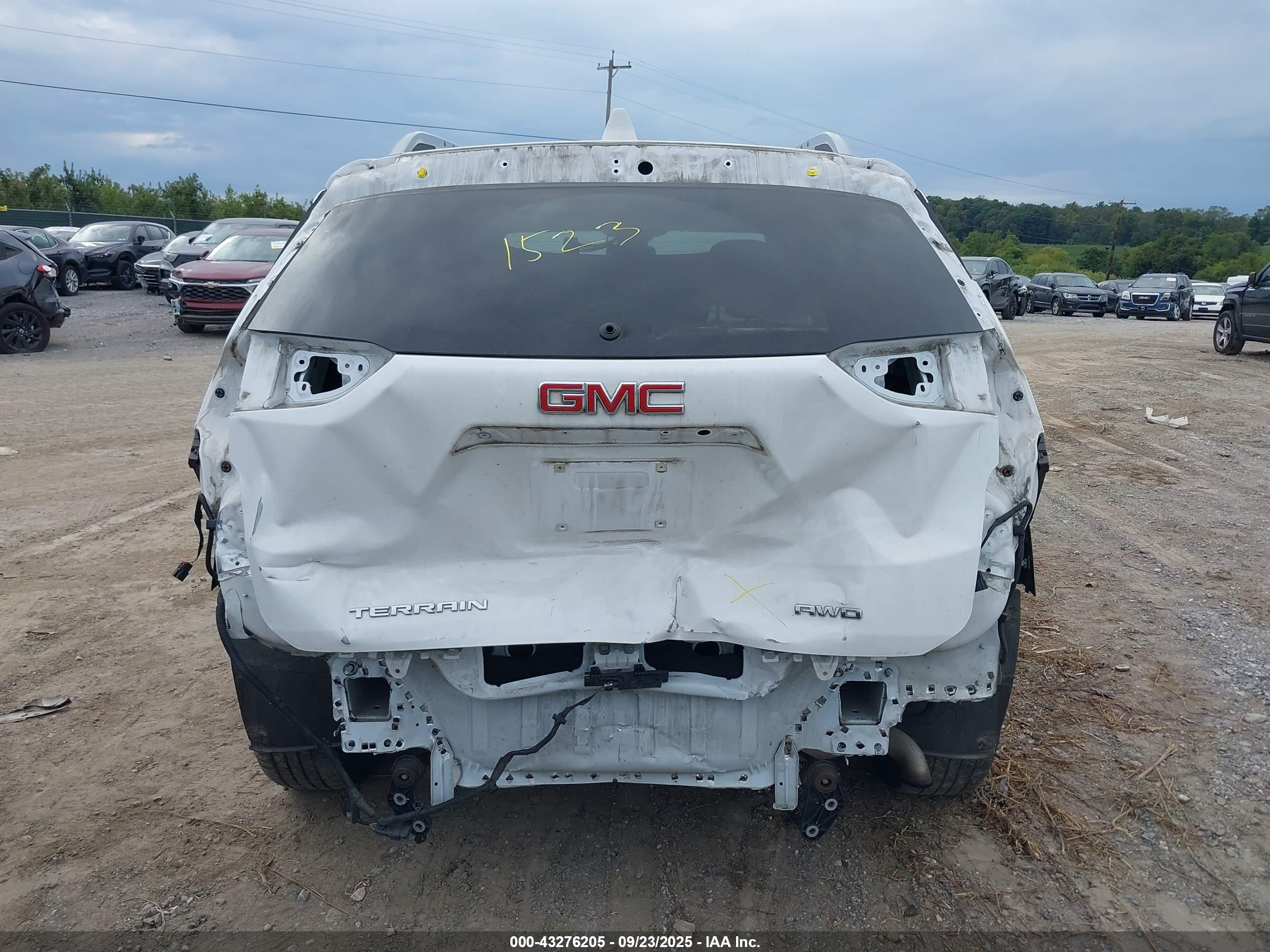 GMC TERRAIN image 6