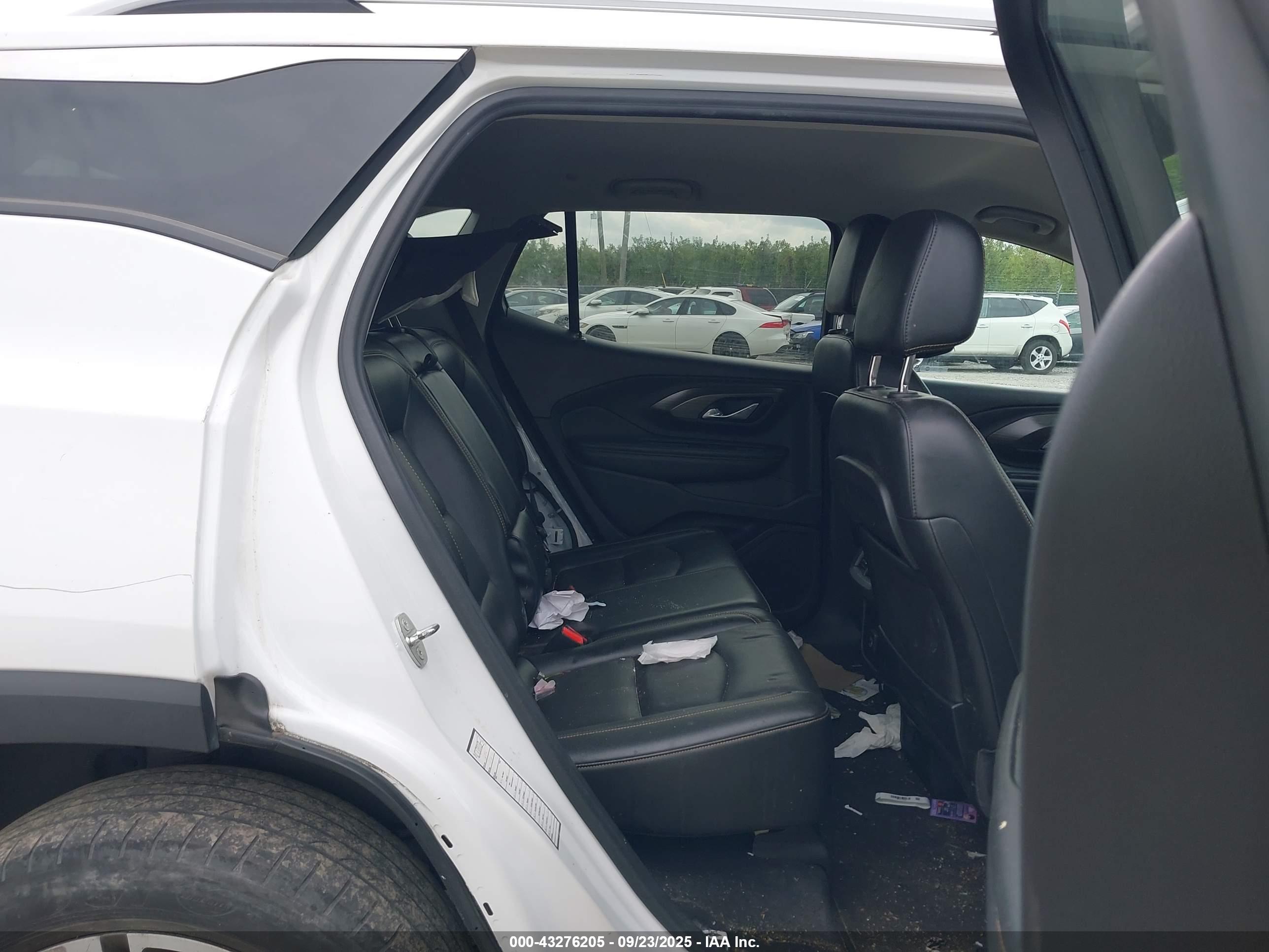 GMC TERRAIN image 8