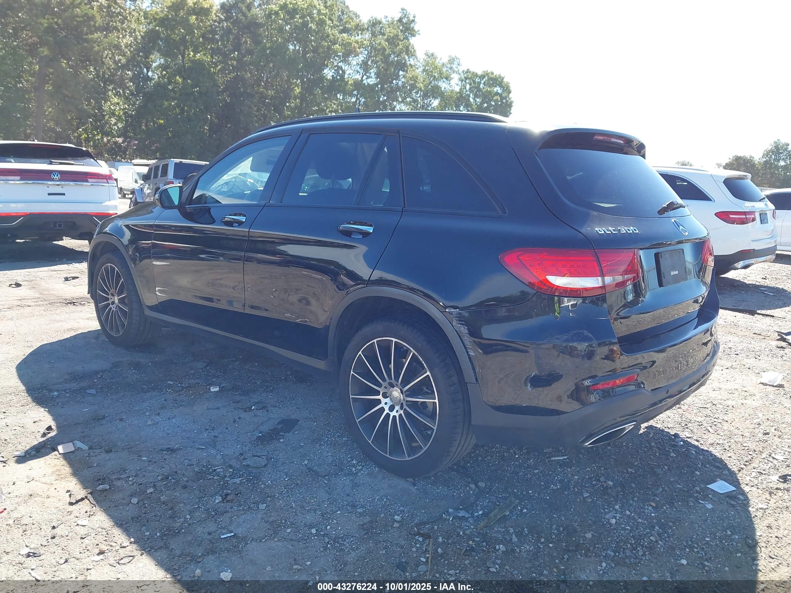 MERCEDES-BENZ GLC image 3