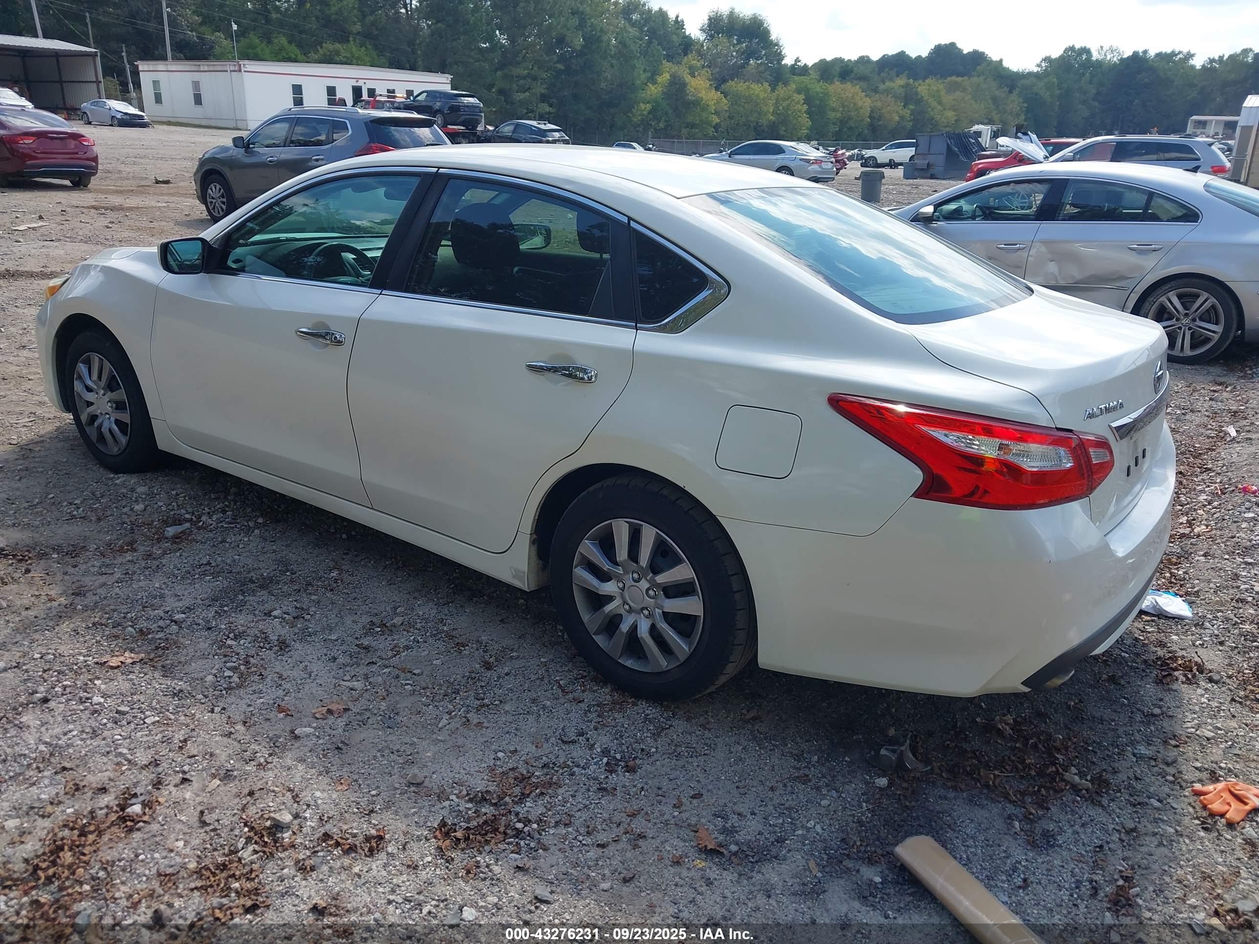 NISSAN ALTIMA image 3
