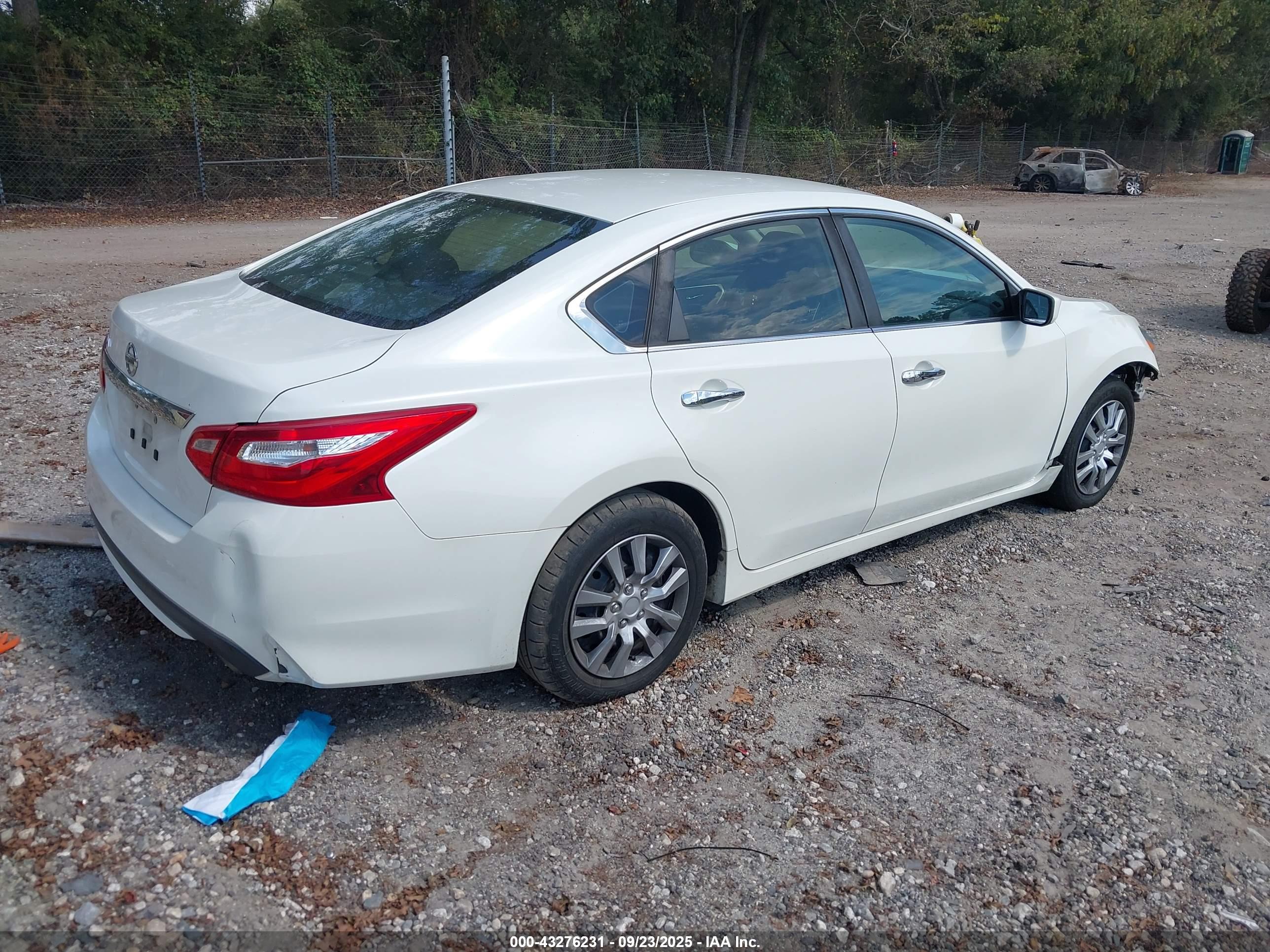 NISSAN ALTIMA image 4
