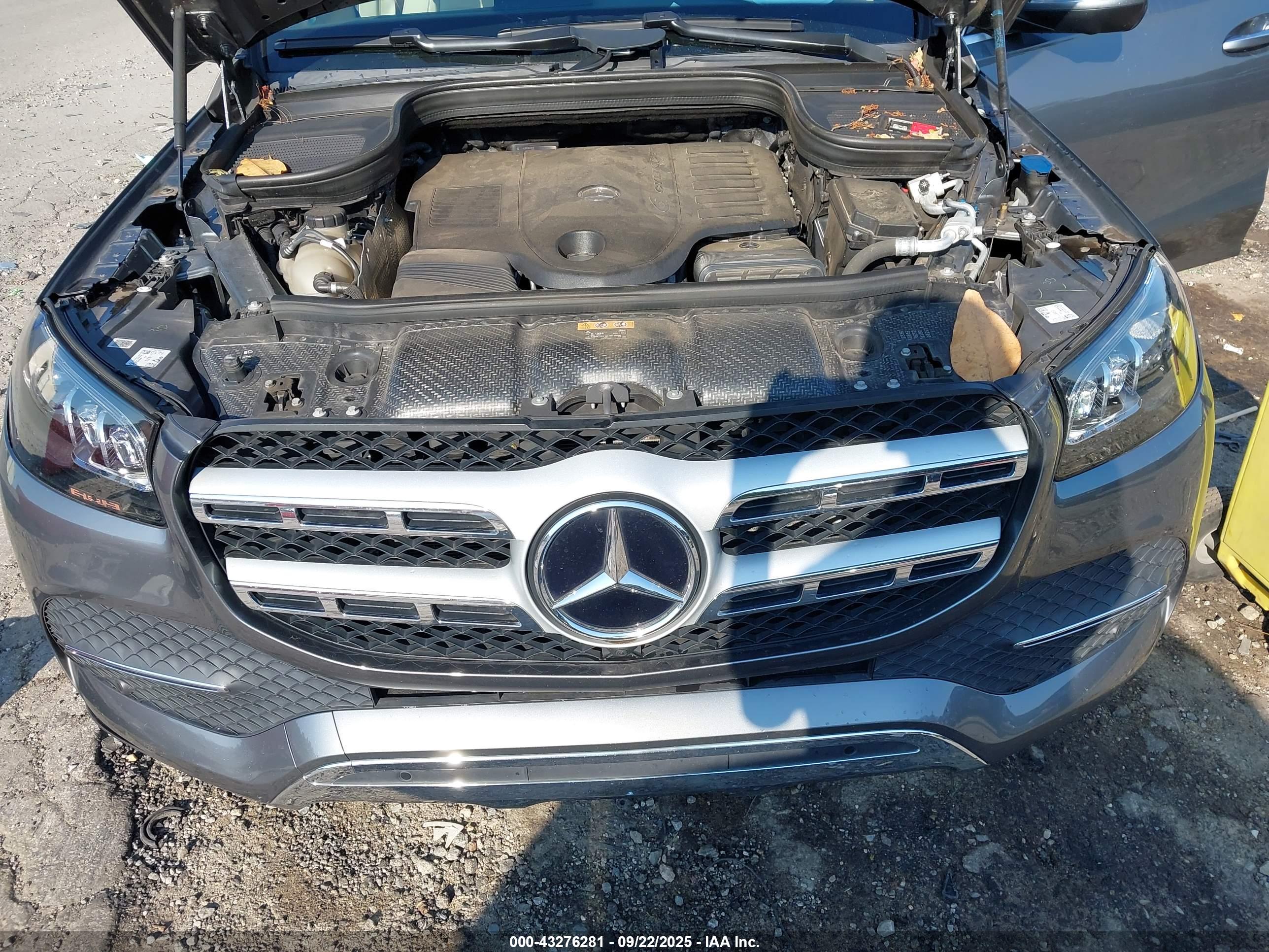 MERCEDES-BENZ GLS image 10