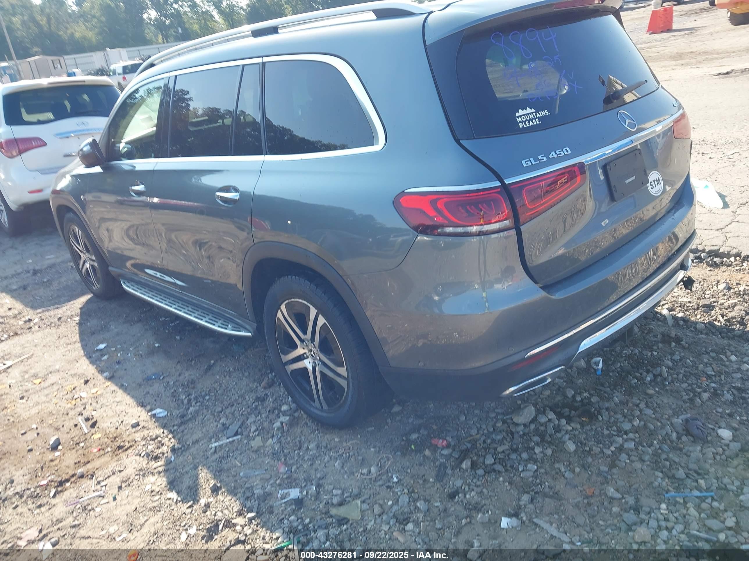 MERCEDES-BENZ GLS image 3