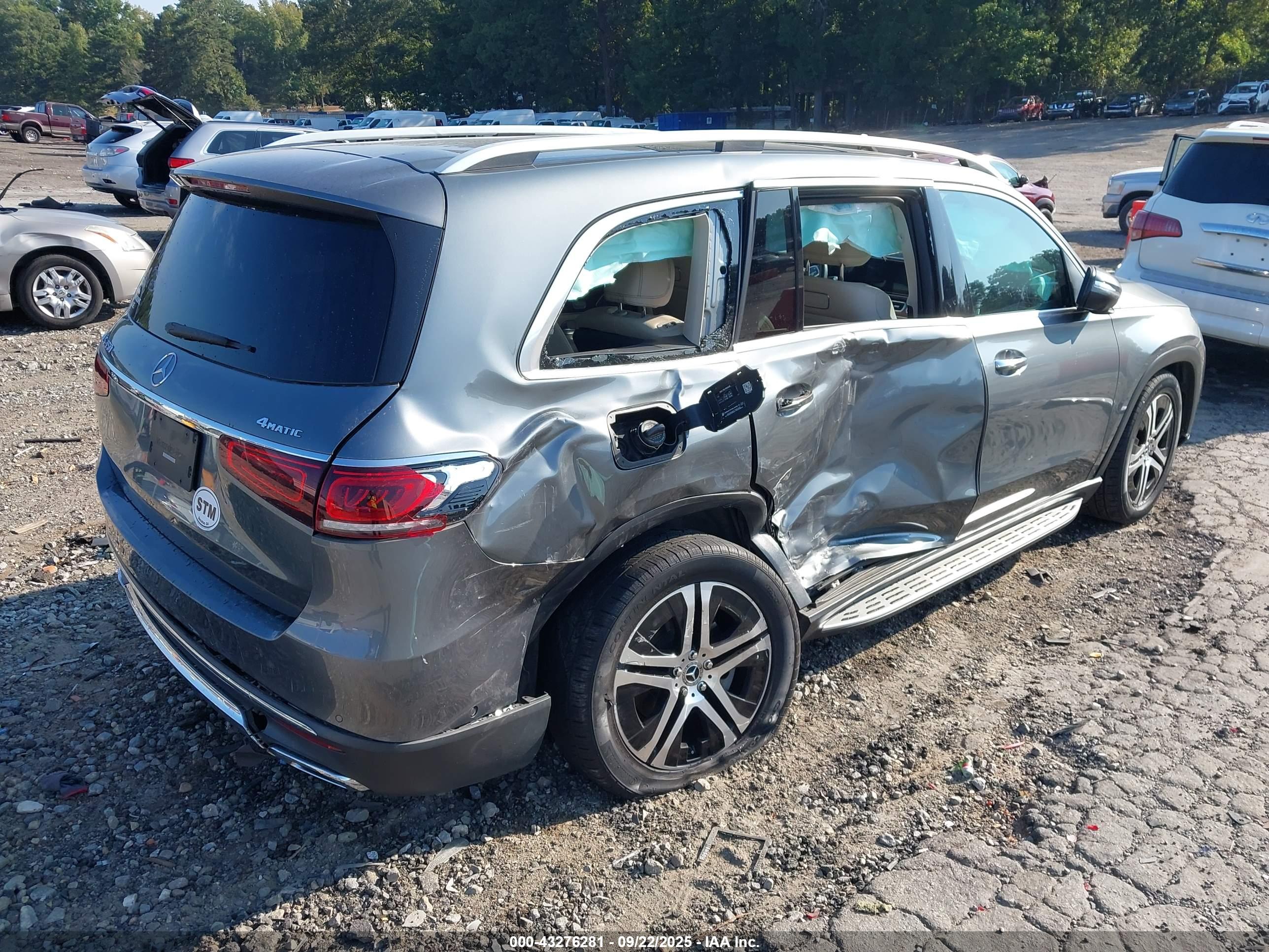 MERCEDES-BENZ GLS image 4