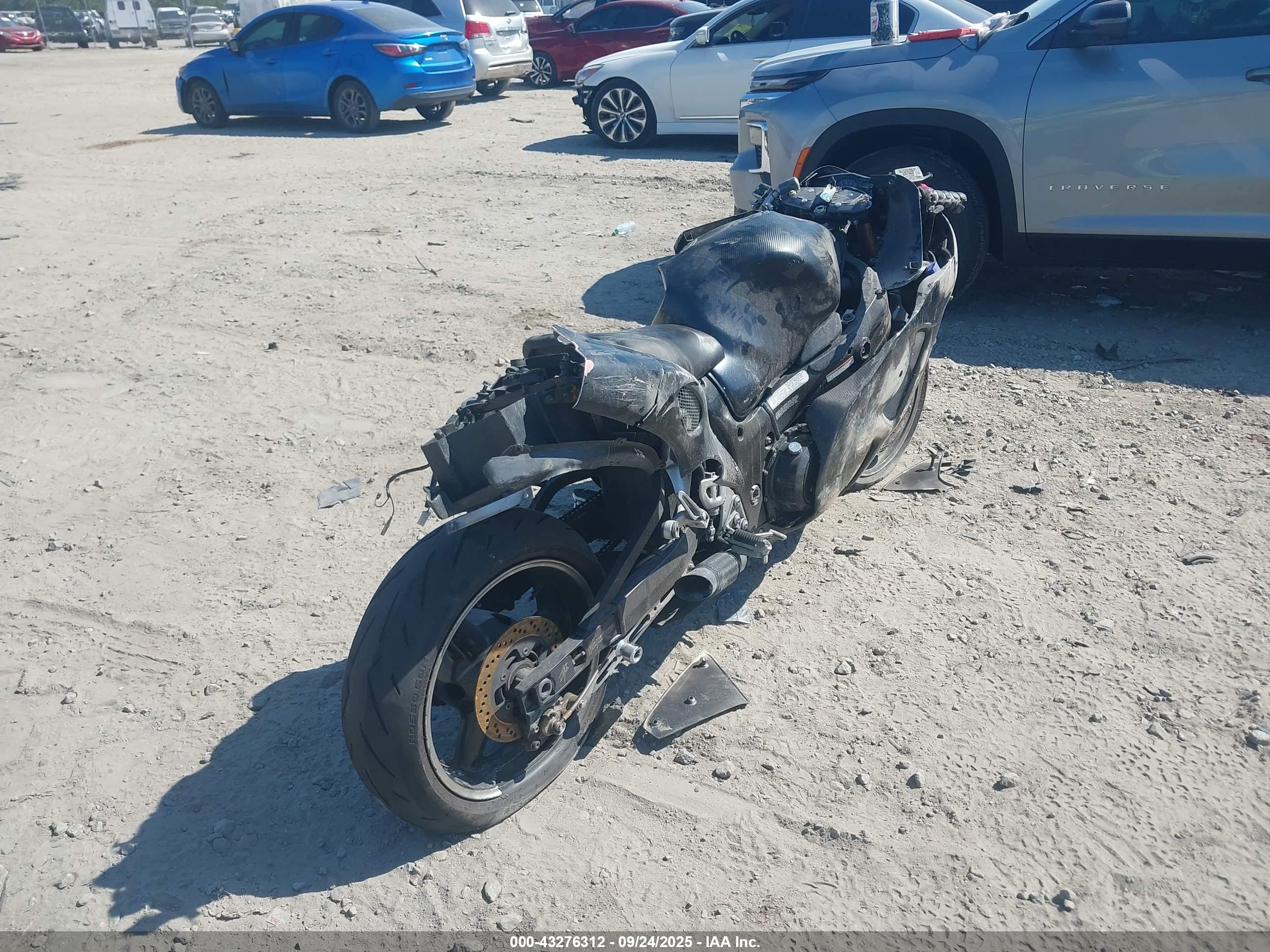 SUZUKI GSX1300 image 4