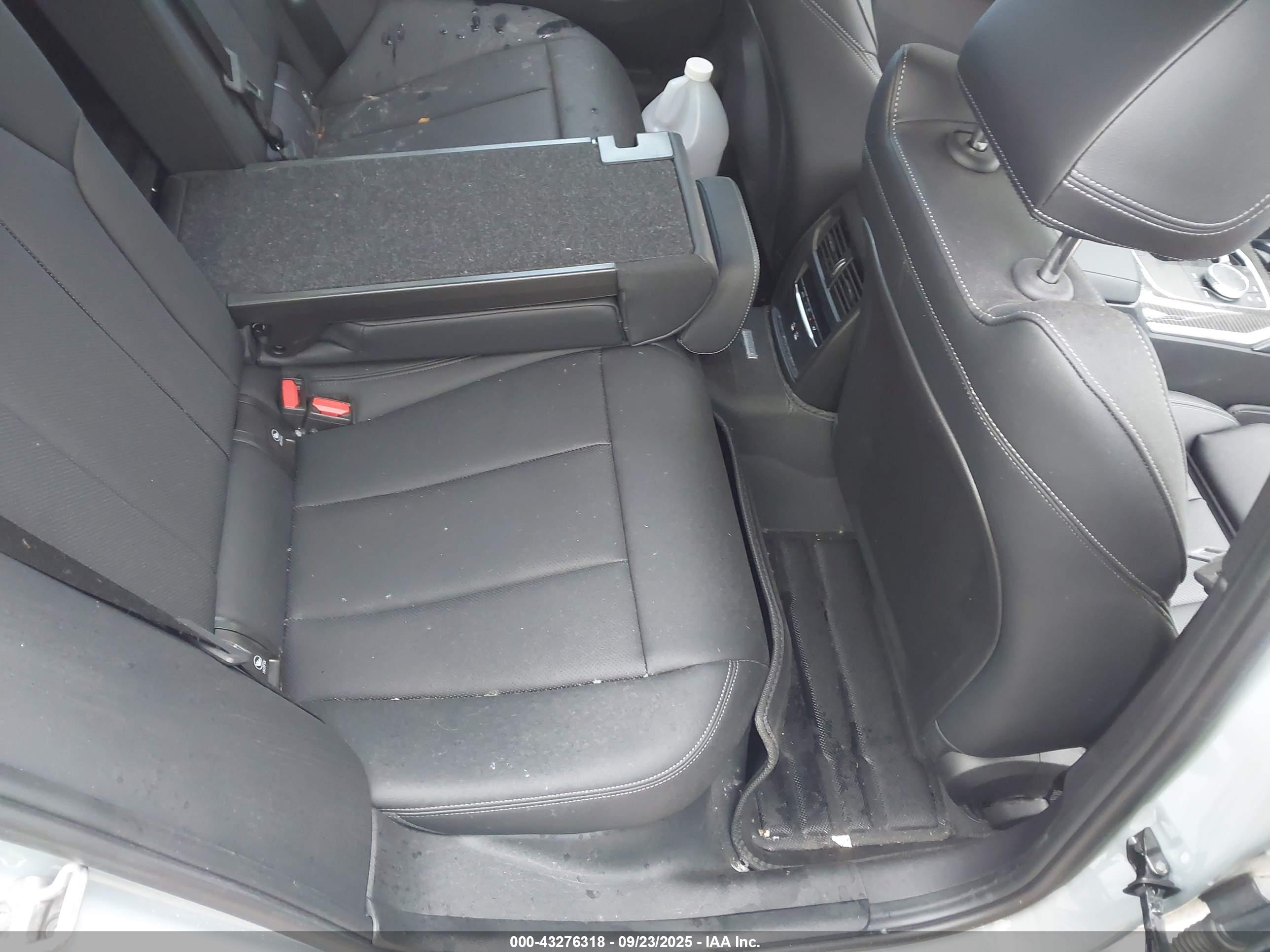BMW M340I image 8