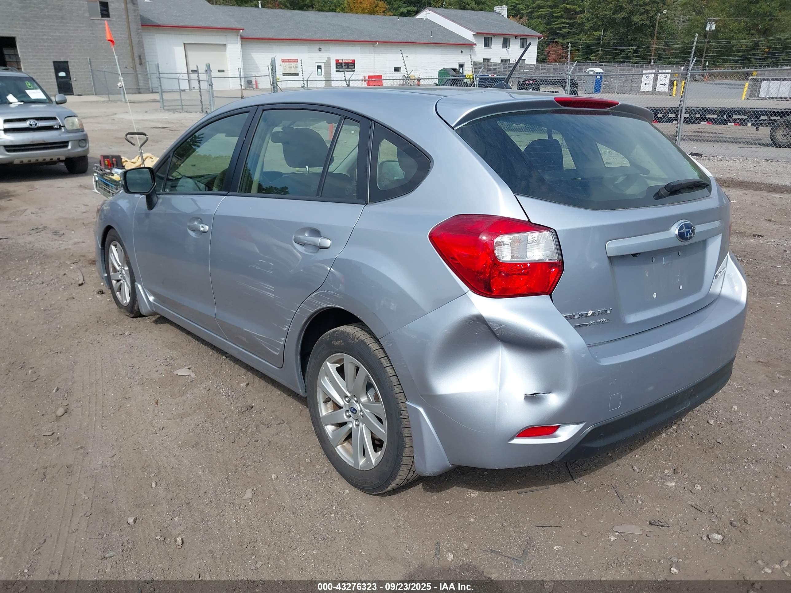 SUBARU IMPREZA image 3