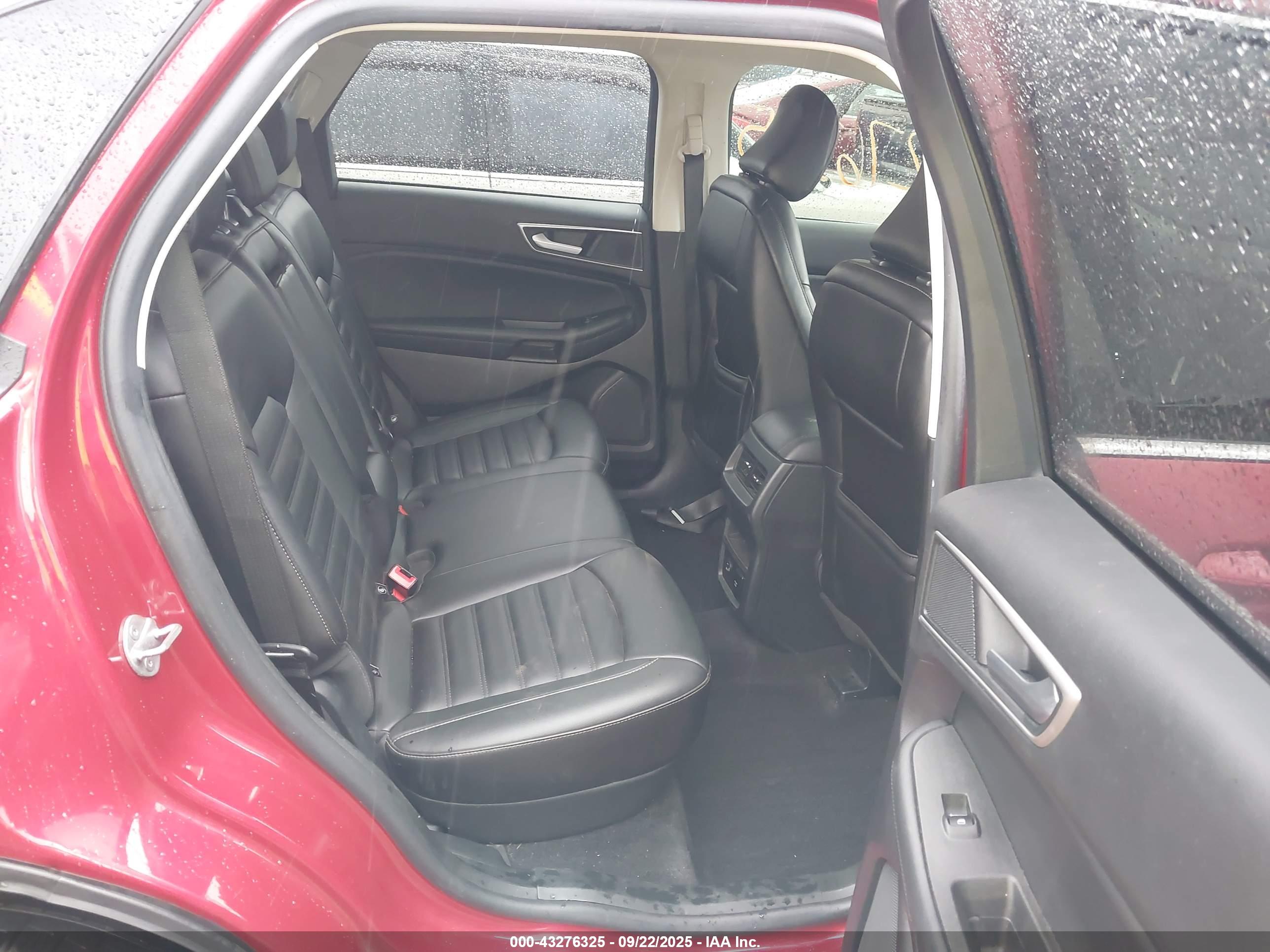 FORD EDGE image 8