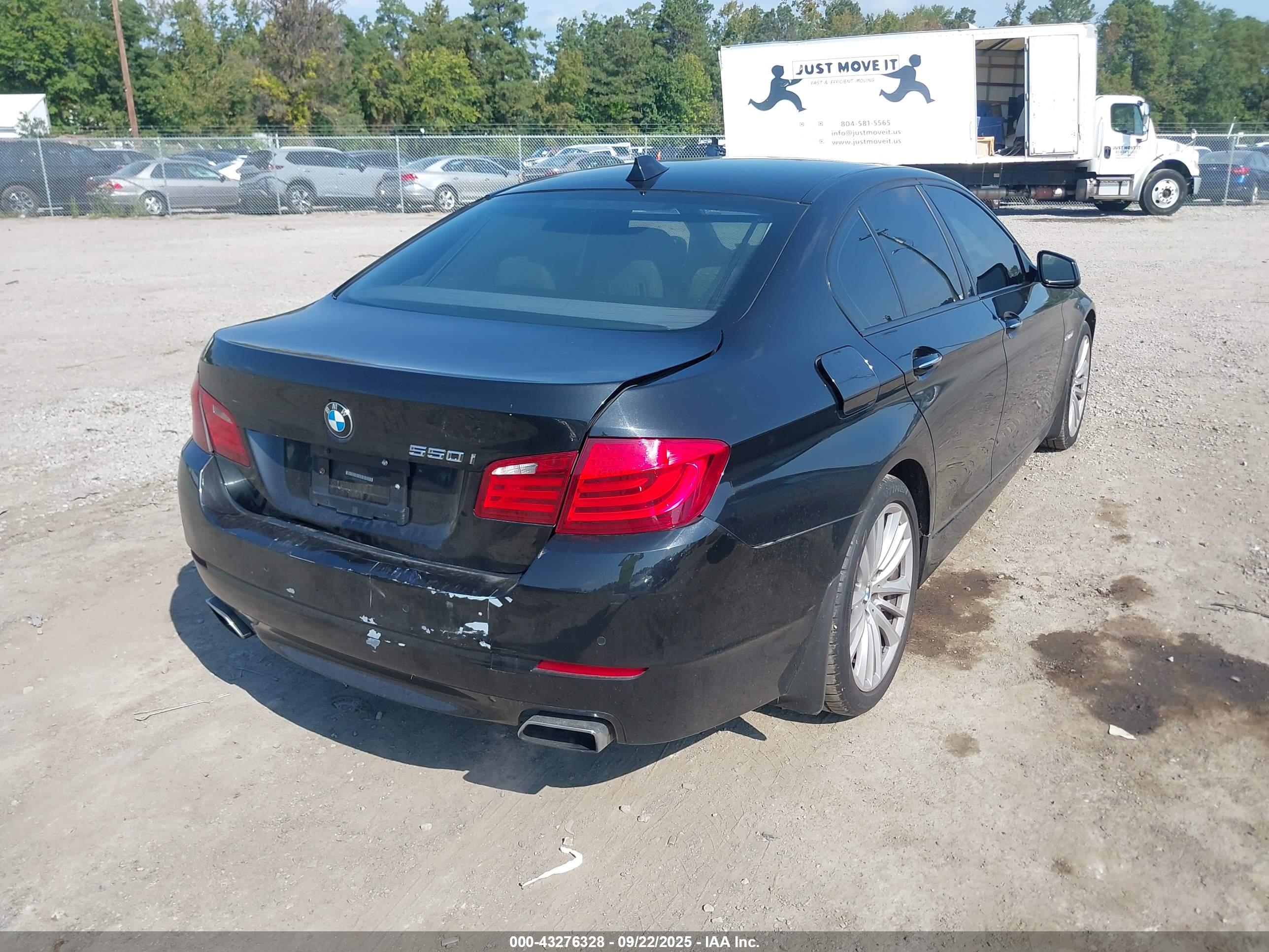 BMW 550I image 4
