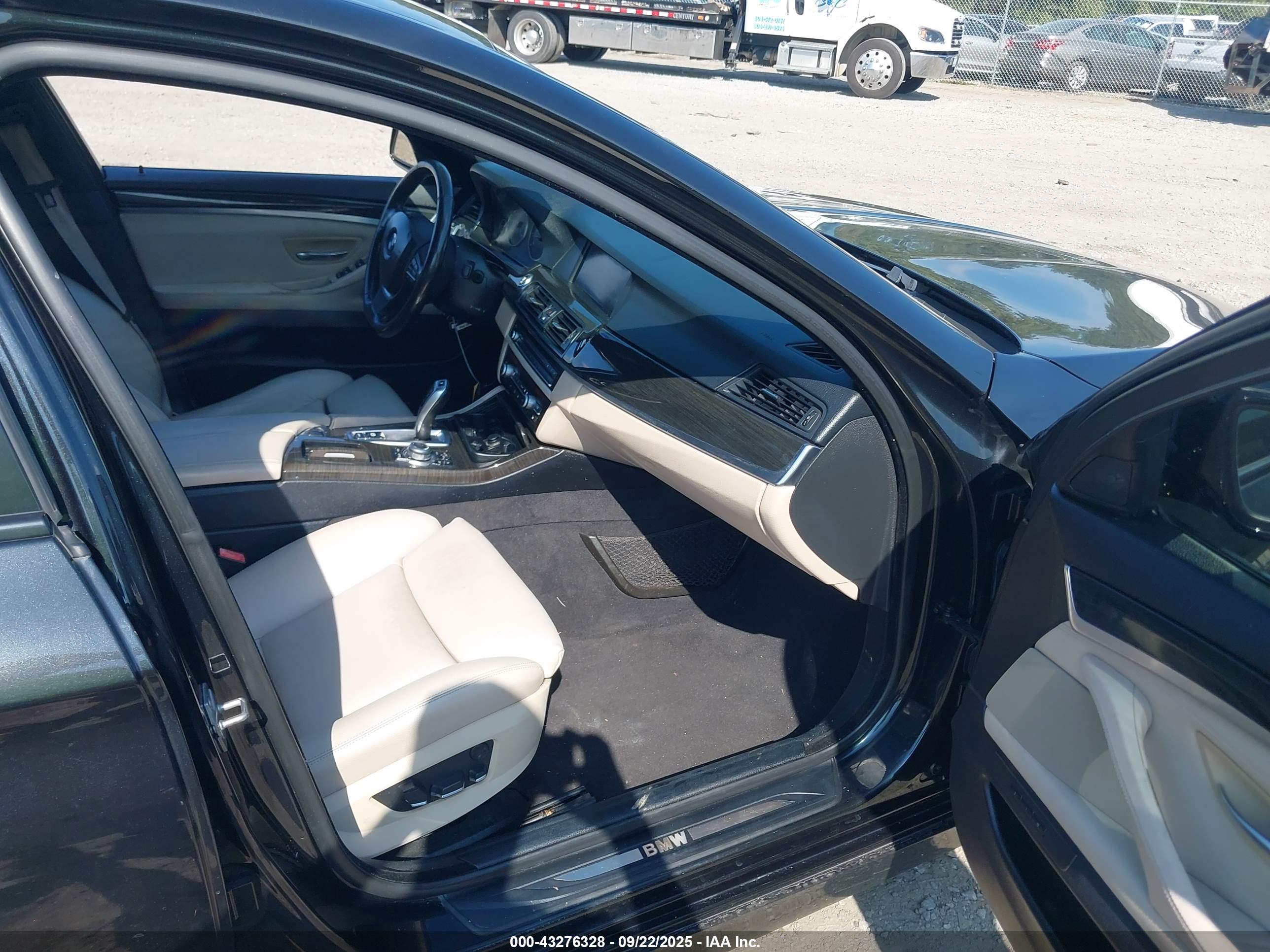 BMW 550I image 5