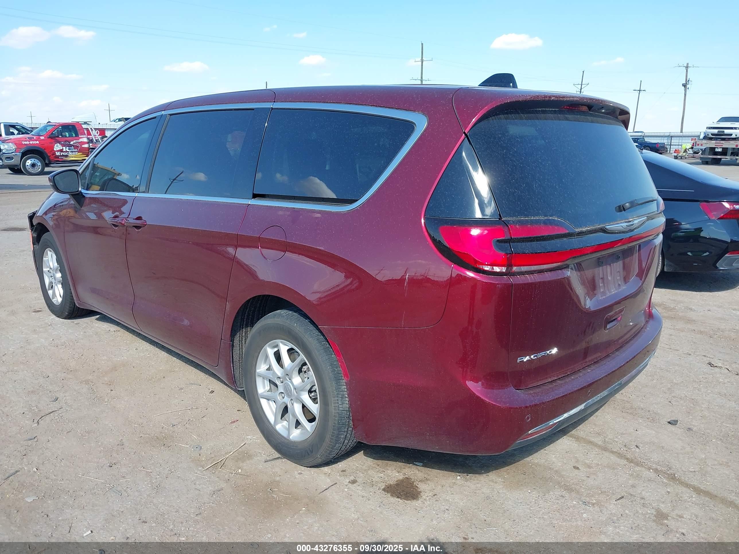 CHRYSLER PACIFICA image 3