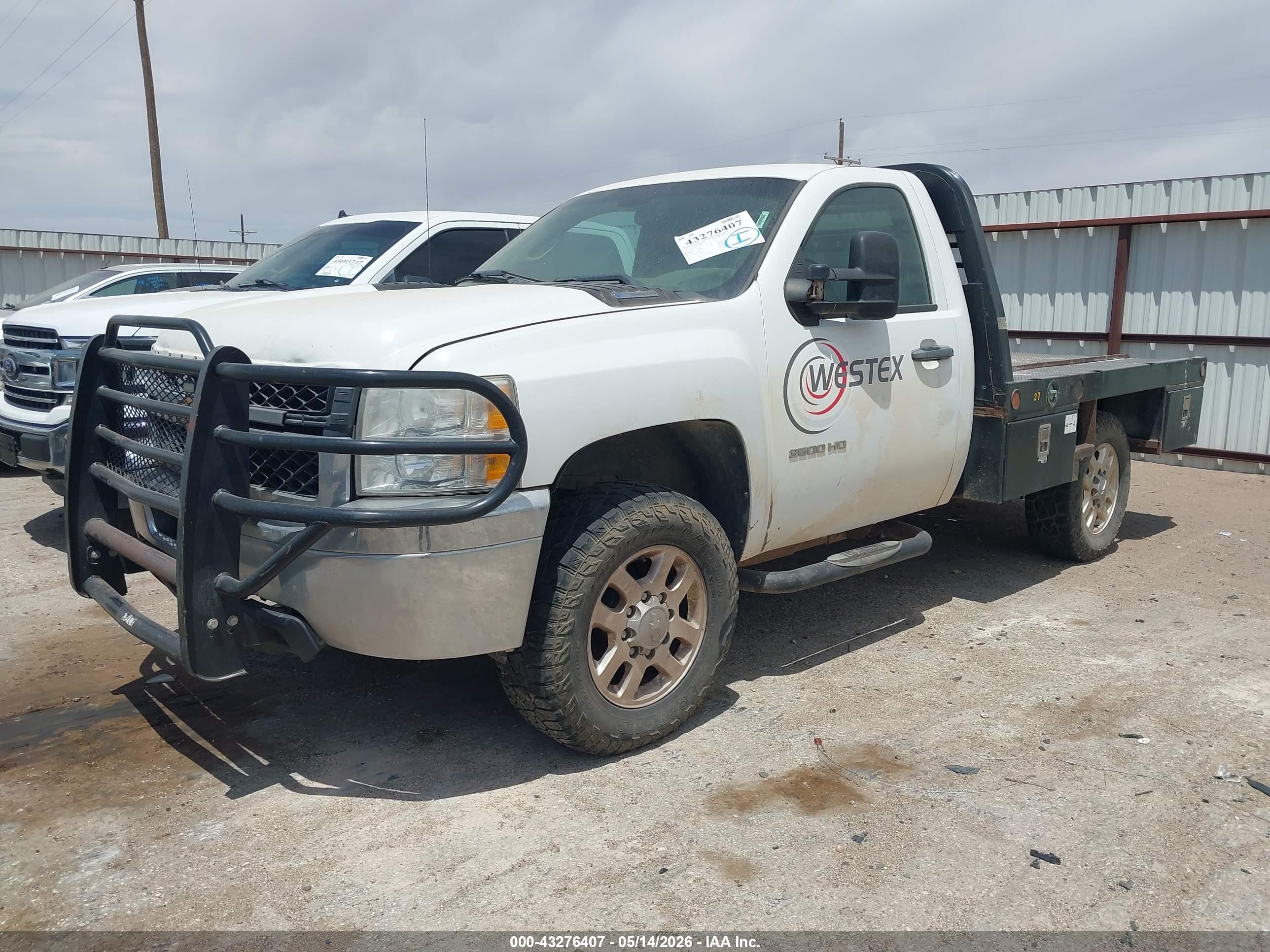 CHEVROLET SILVERADO image 2