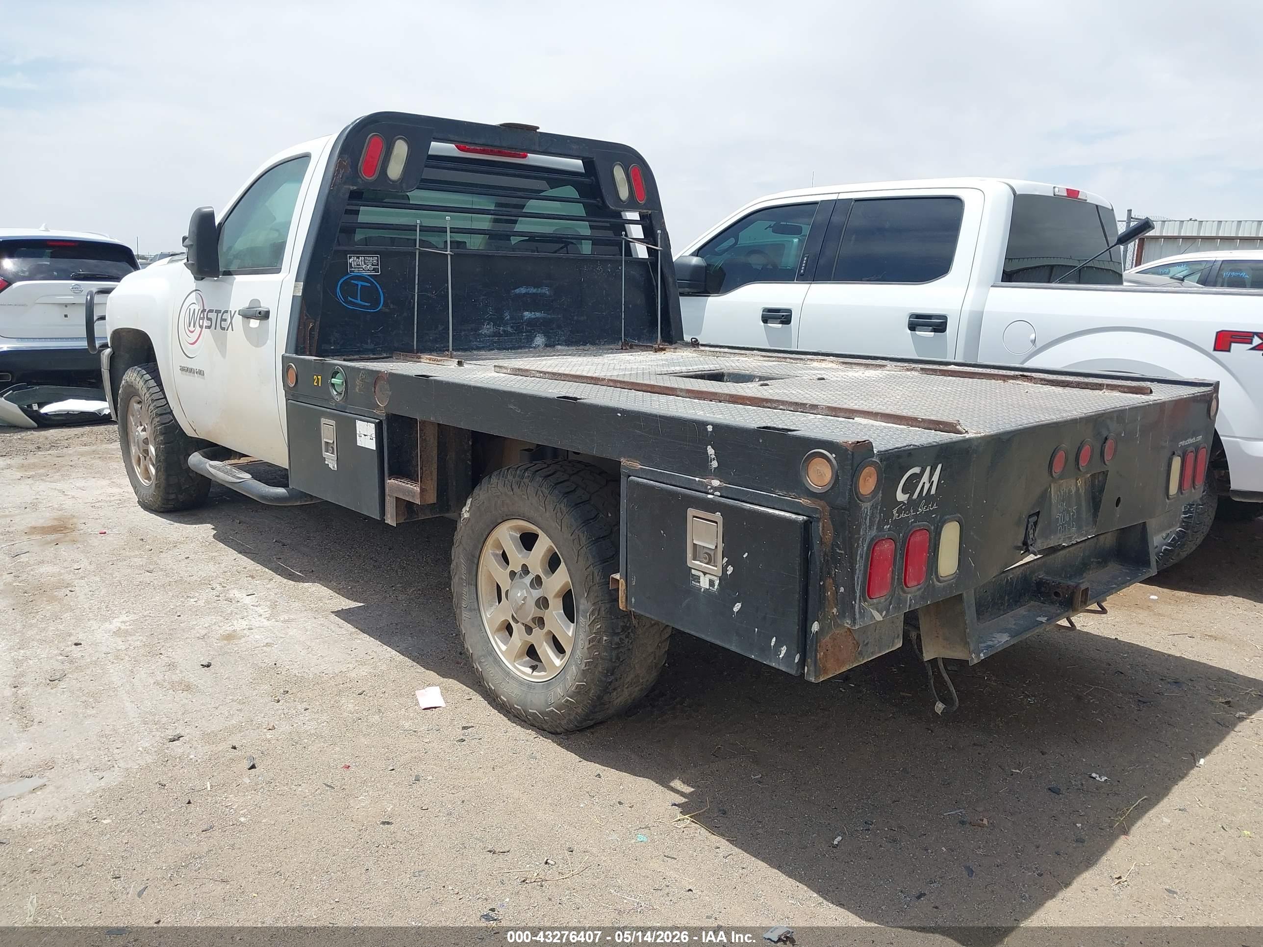 CHEVROLET SILVERADO image 3