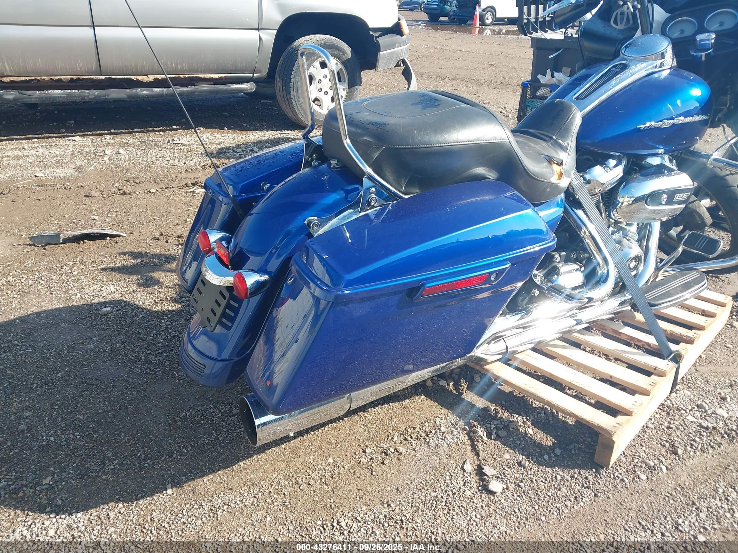 HARLEY-DAVIDSON FLTRX image 4