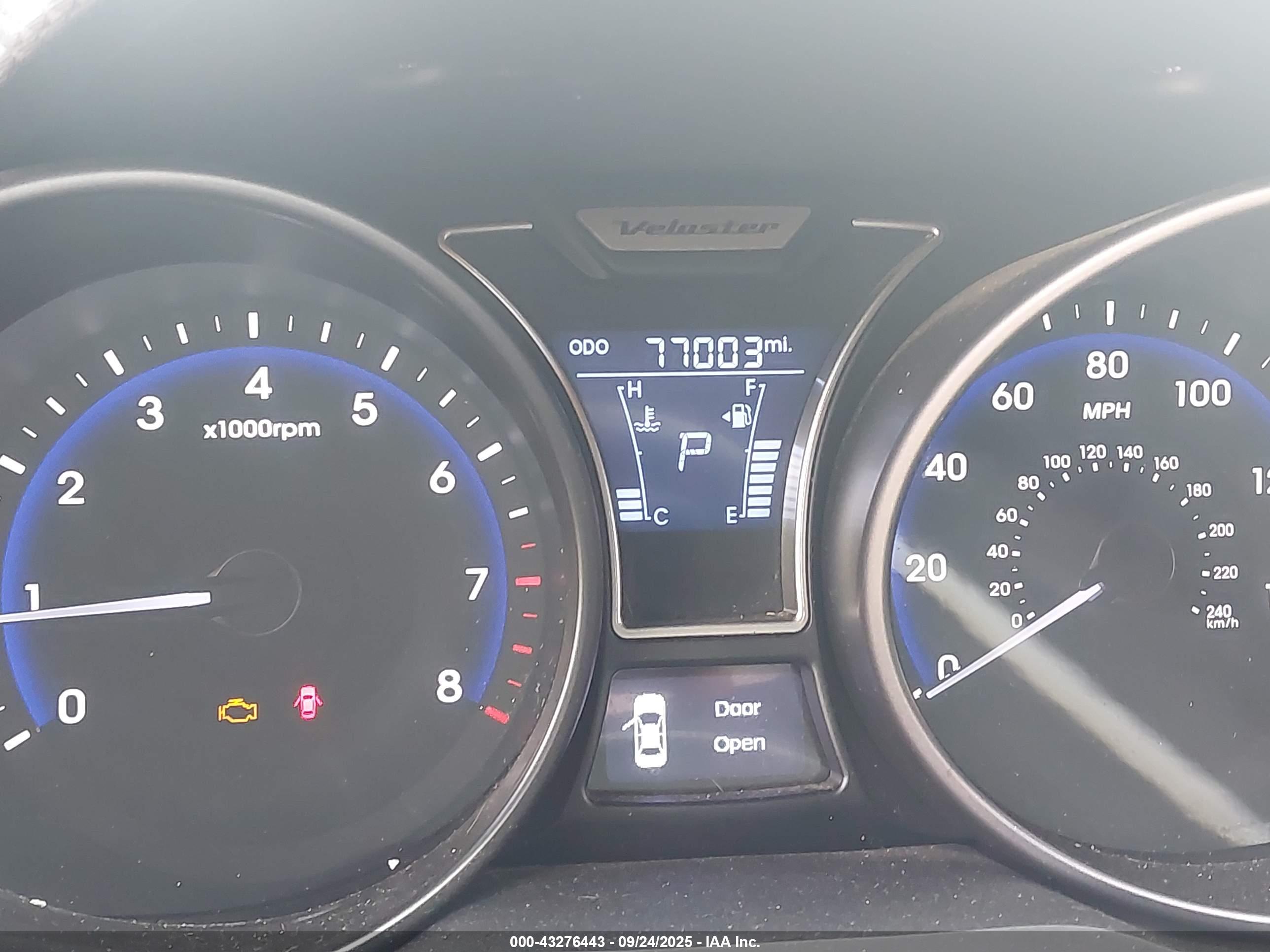 HYUNDAI VELOSTER image 7
