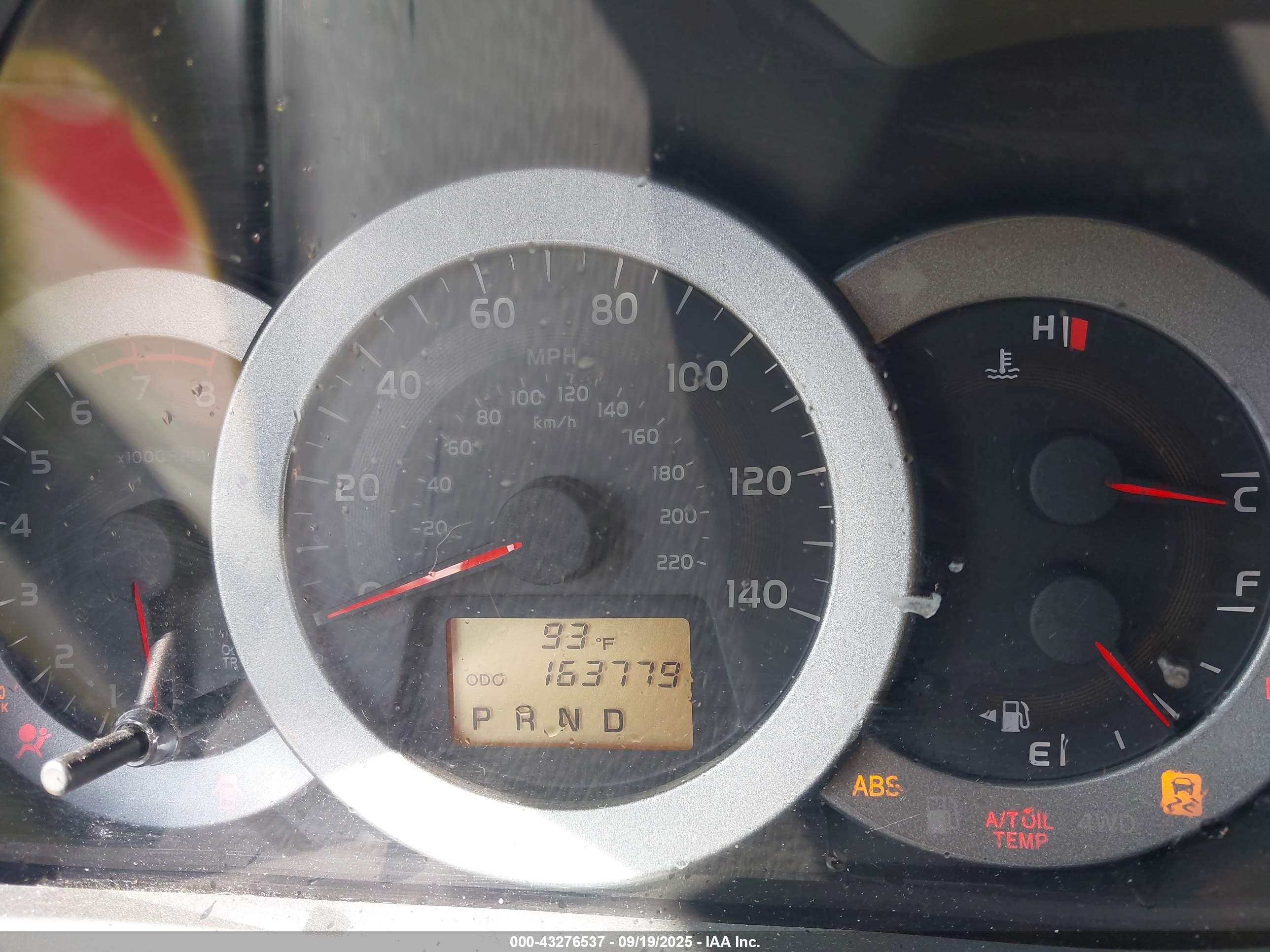 TOYOTA RAV4 image 7