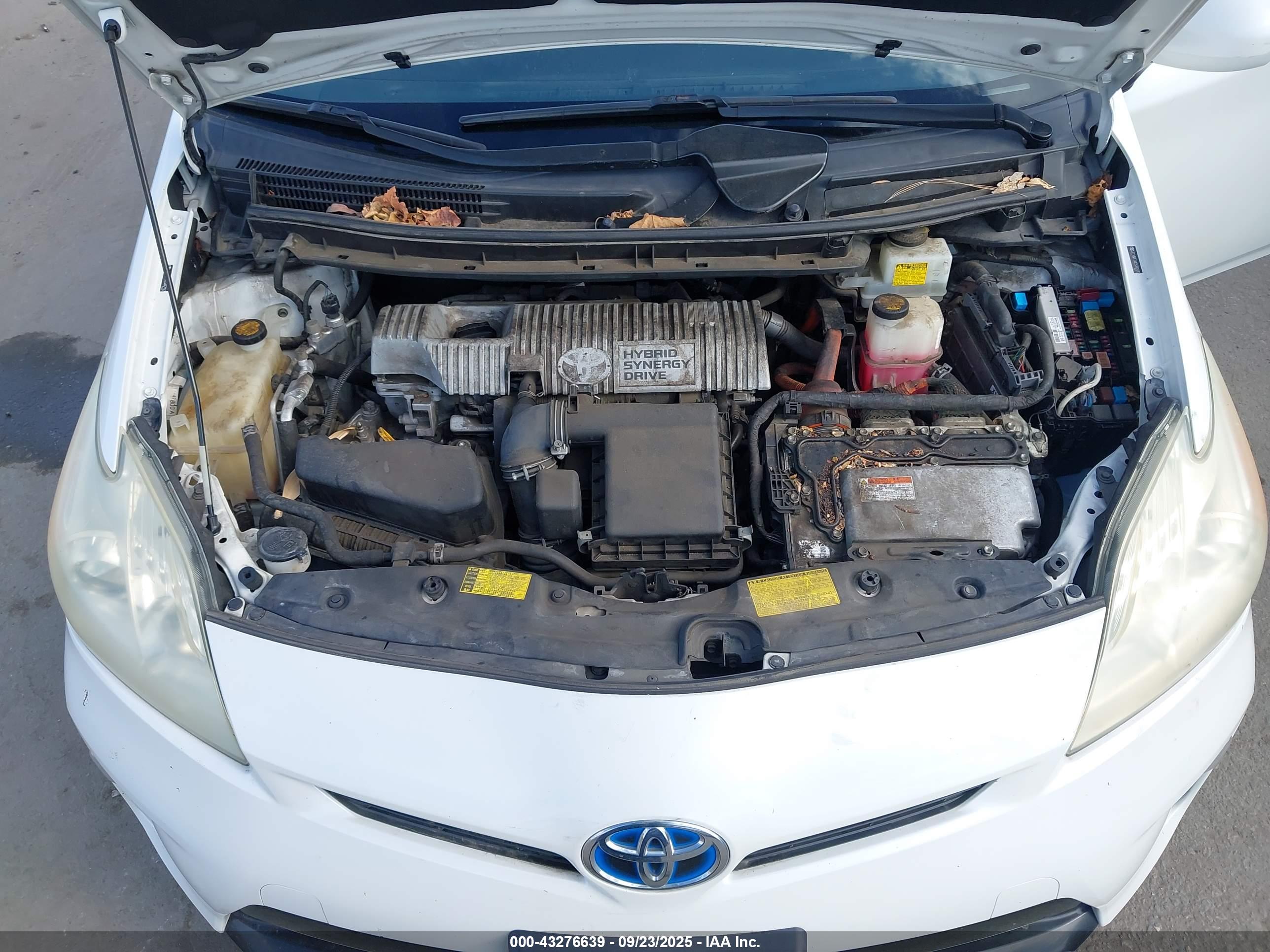 TOYOTA PRIUS image 10