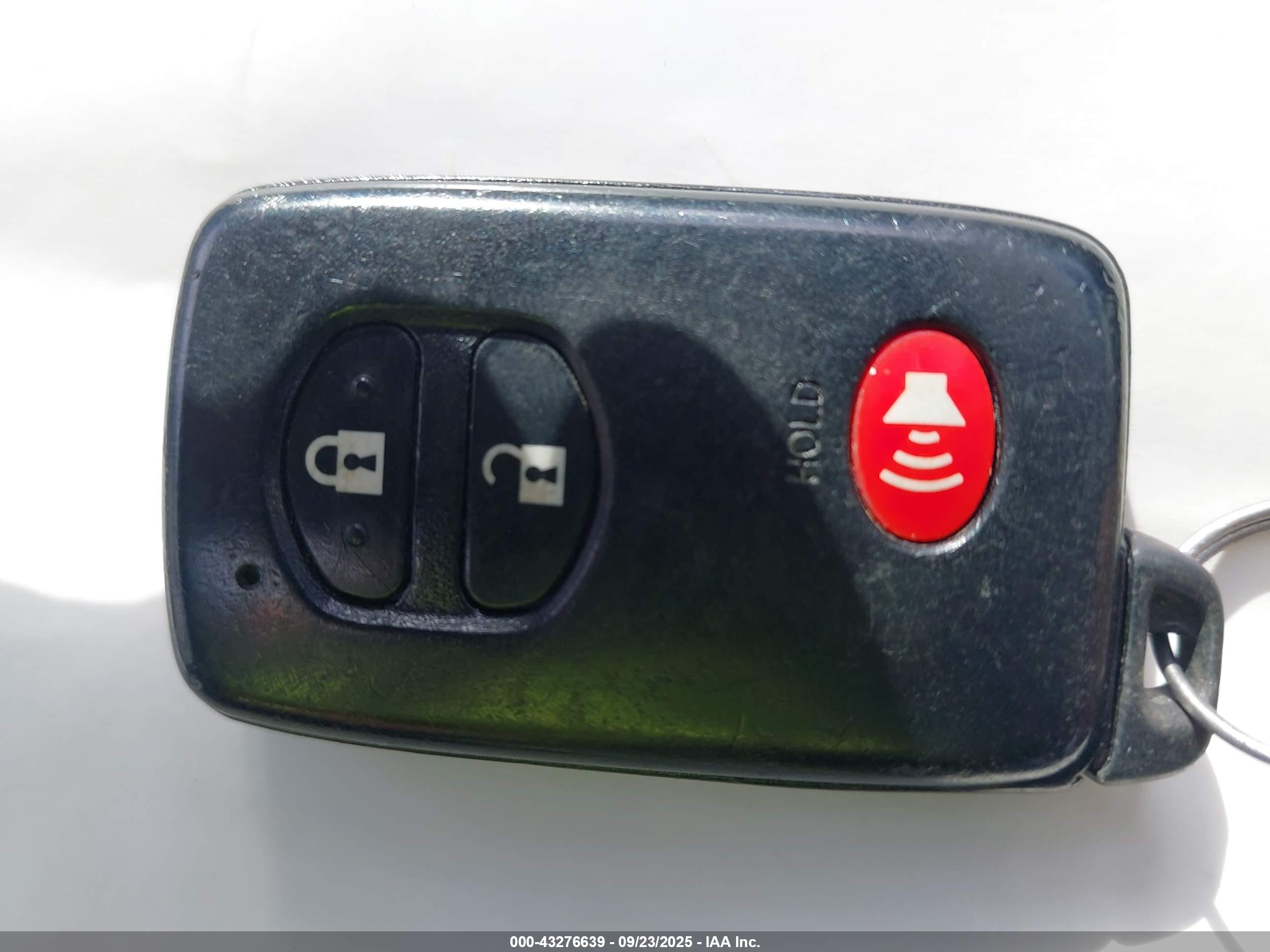 TOYOTA PRIUS image 11