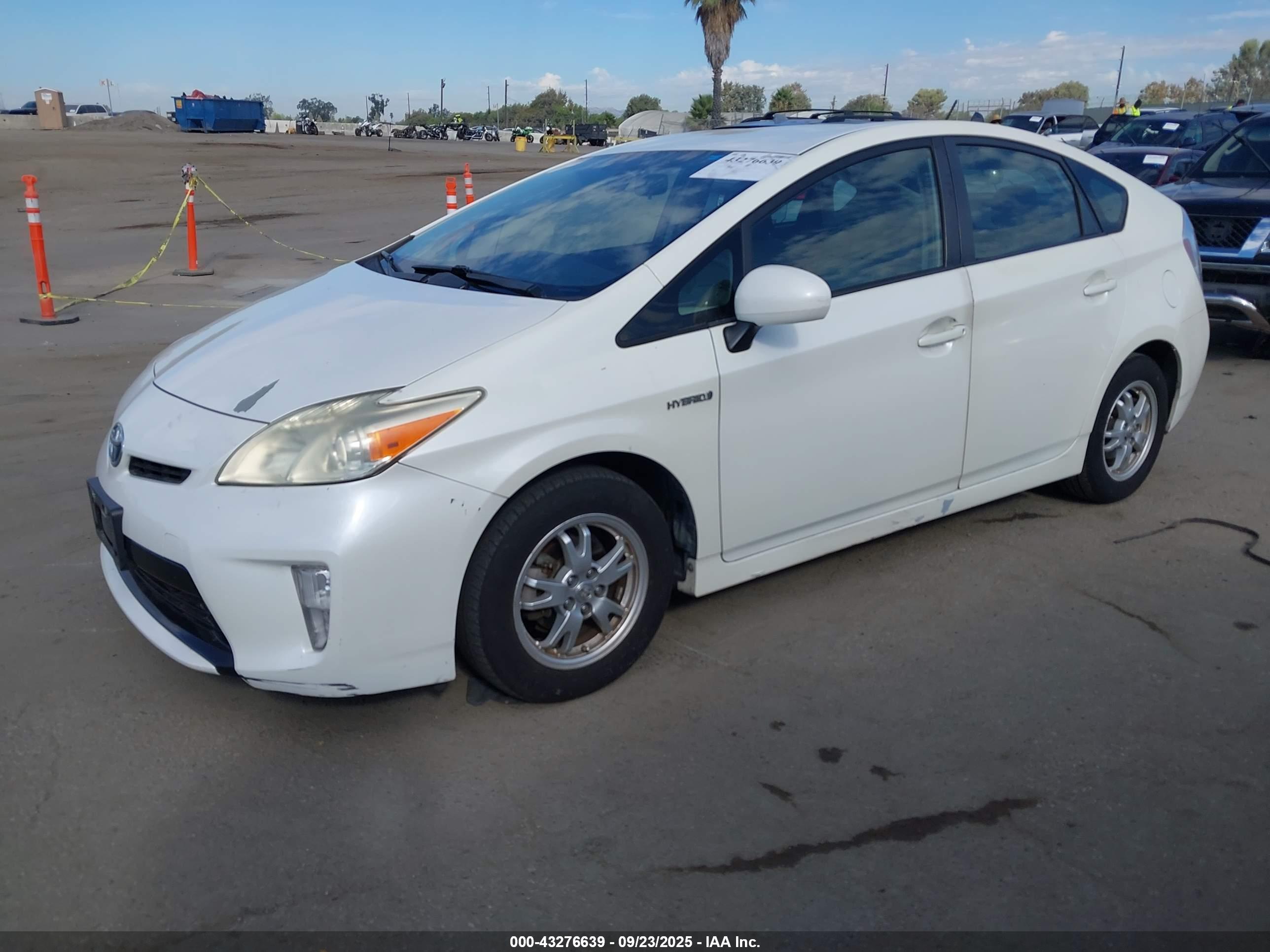 TOYOTA PRIUS image 2
