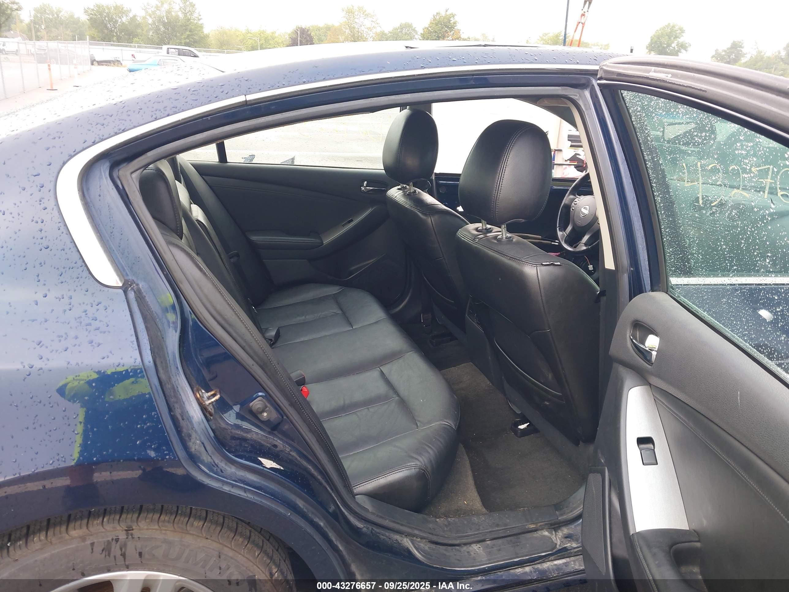 NISSAN ALTIMA image 8