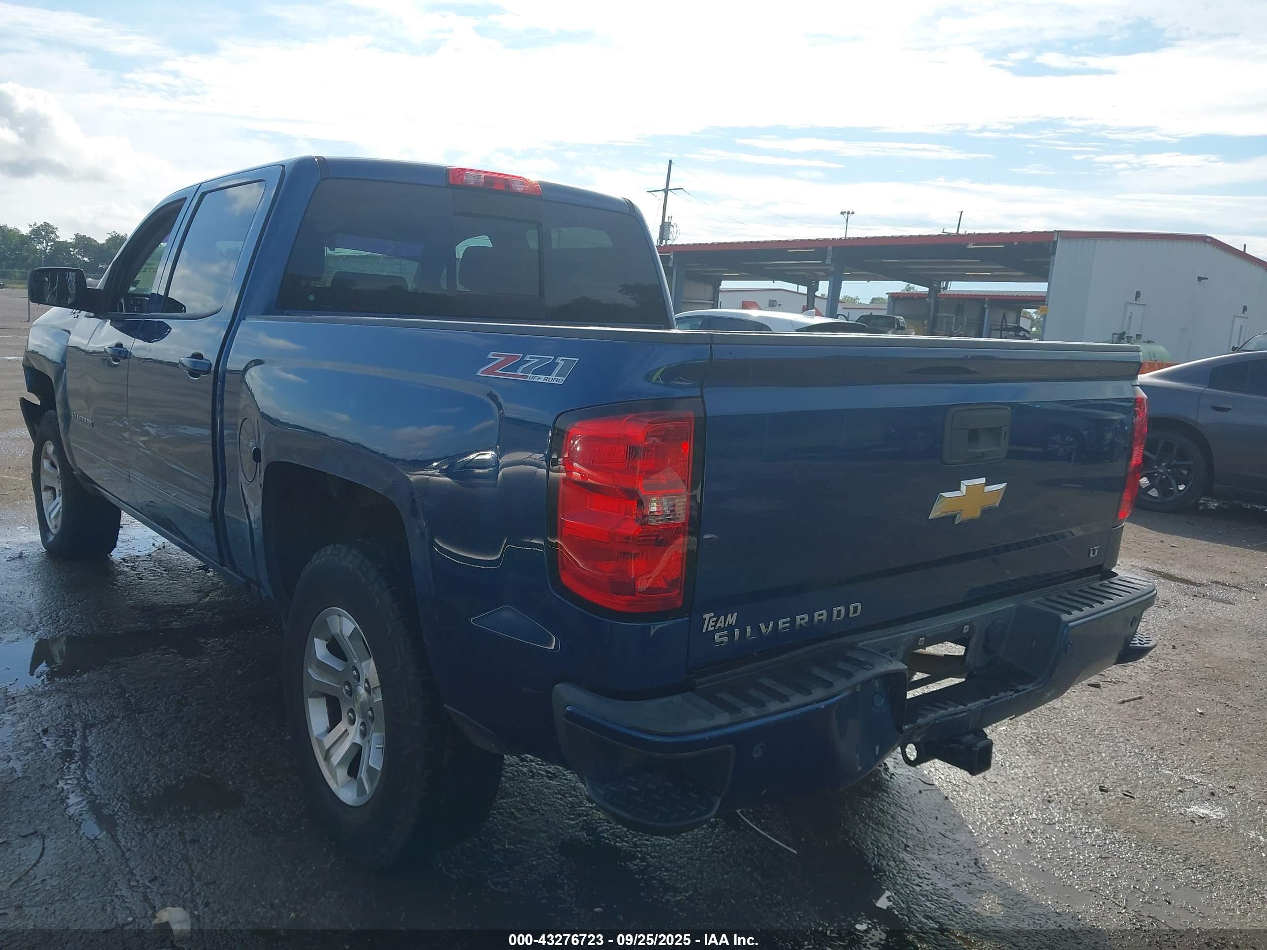CHEVROLET SILVERADO image 3