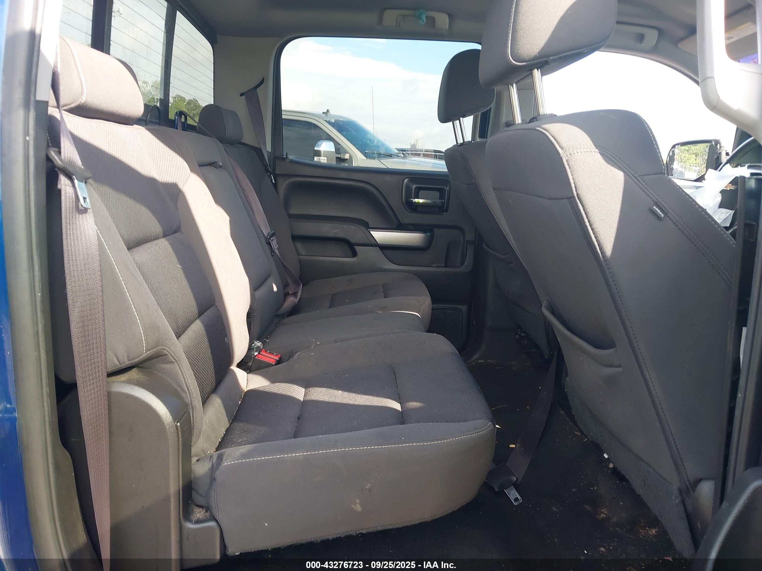CHEVROLET SILVERADO image 8
