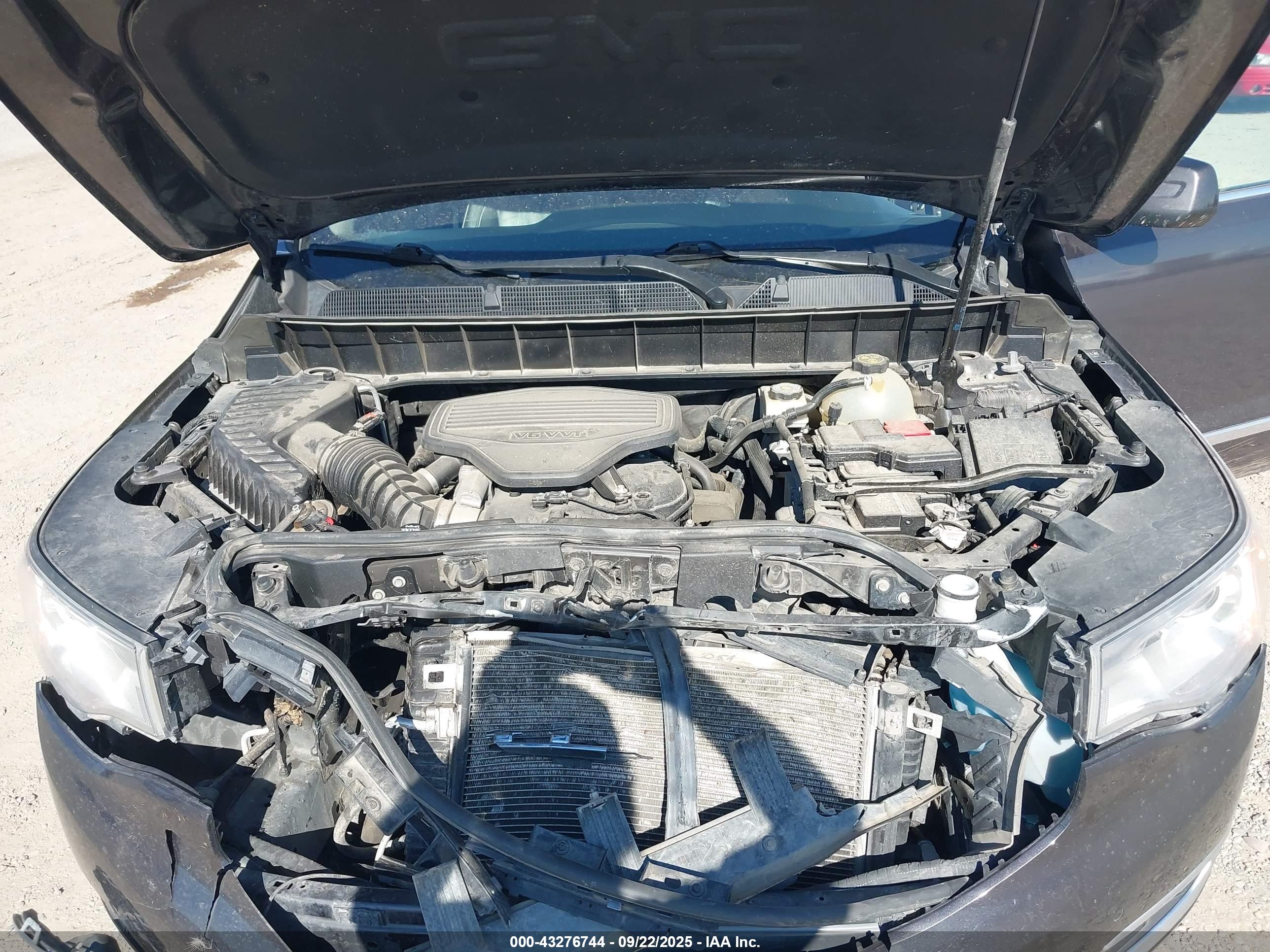 GMC ACADIA image 10