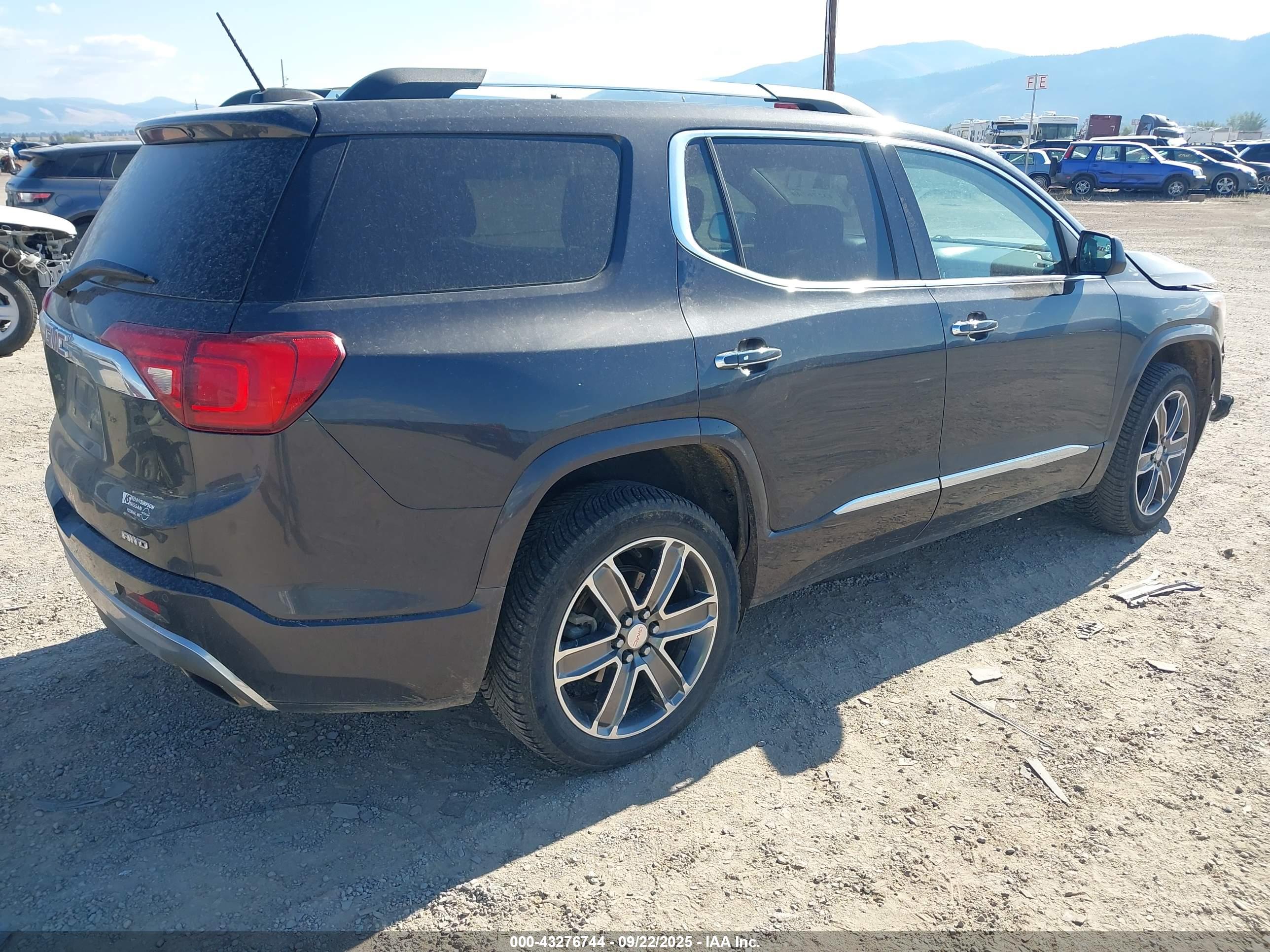 GMC ACADIA image 4
