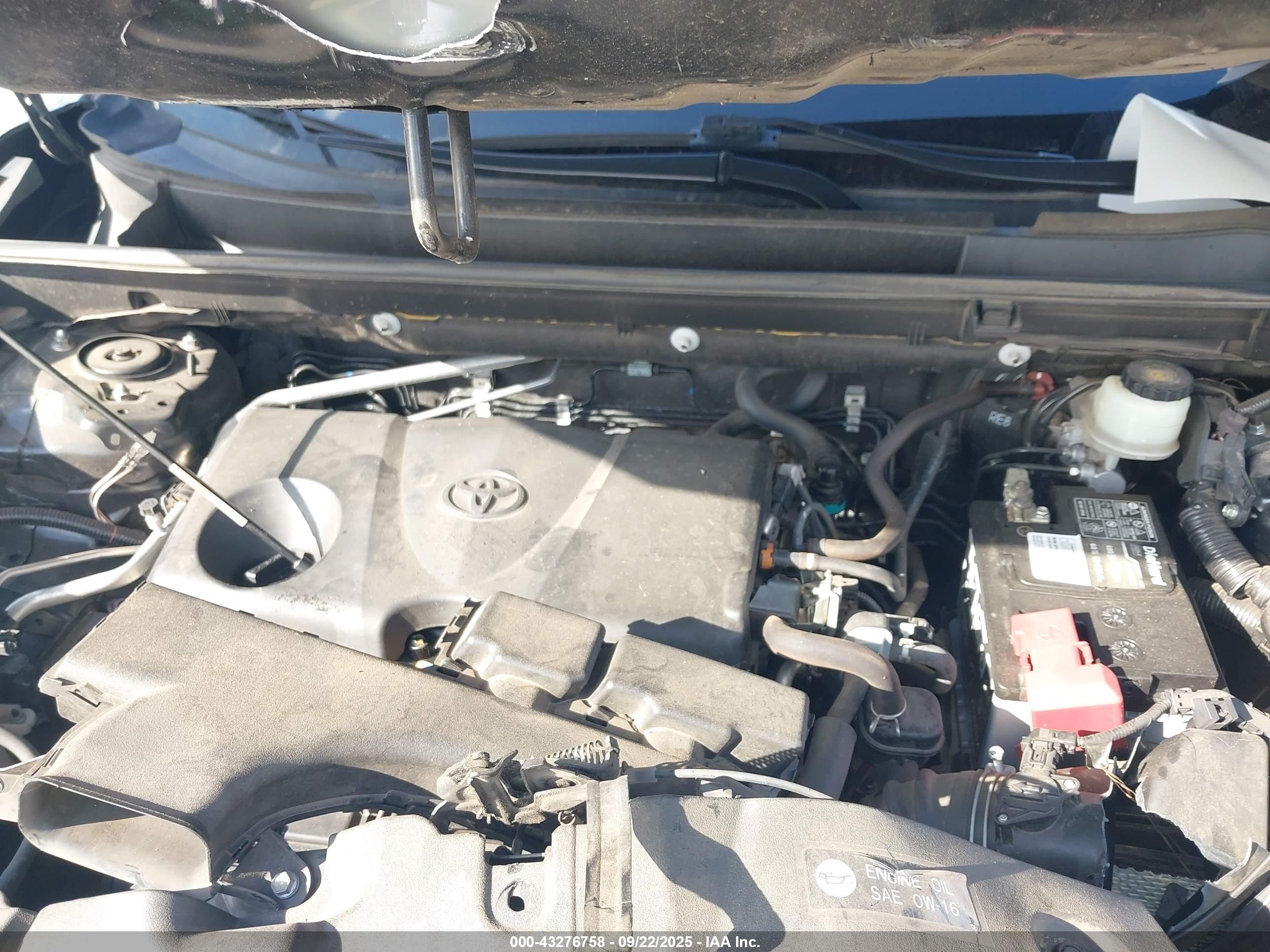TOYOTA RAV4 image 10