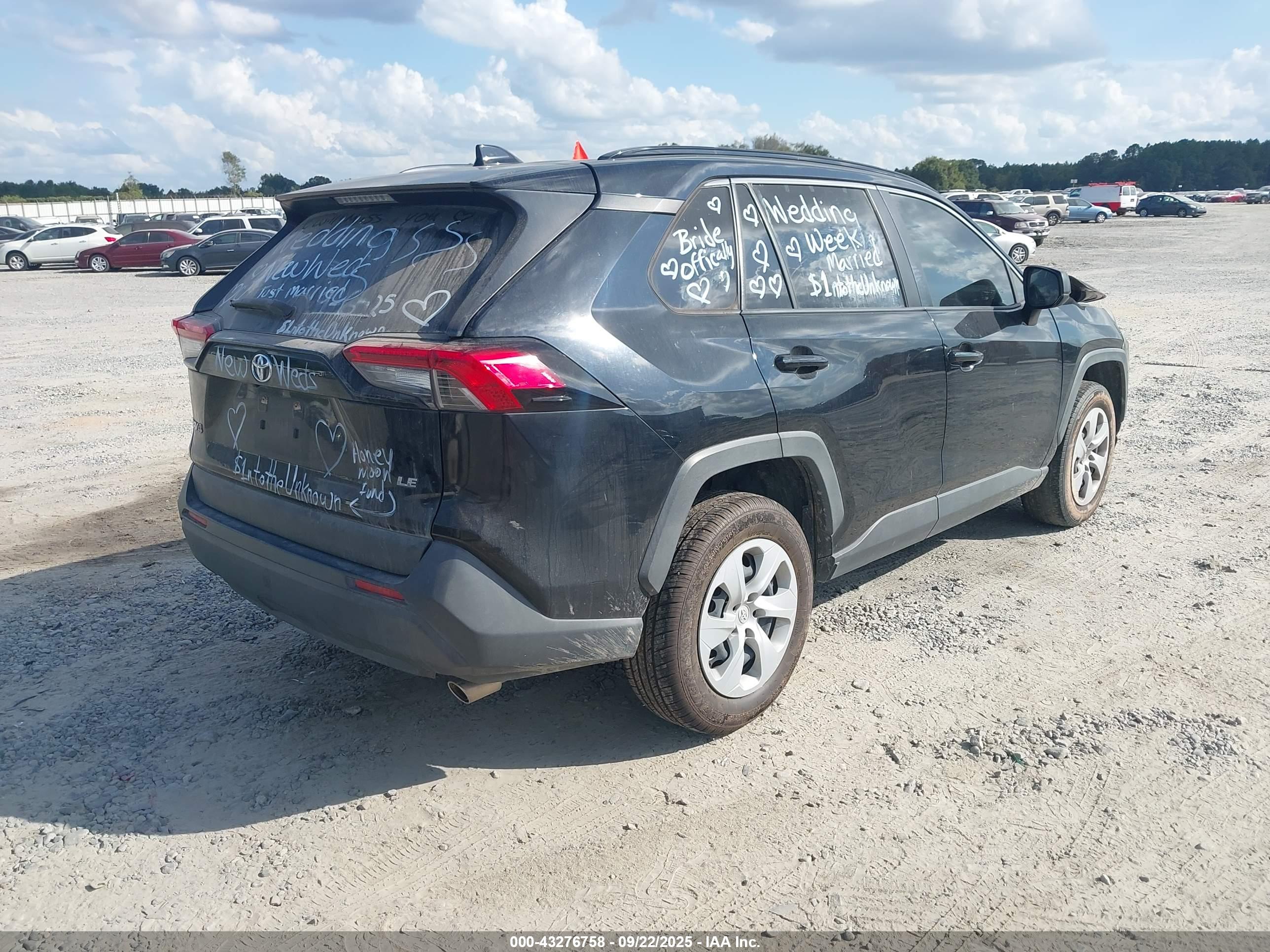 TOYOTA RAV4 image 4