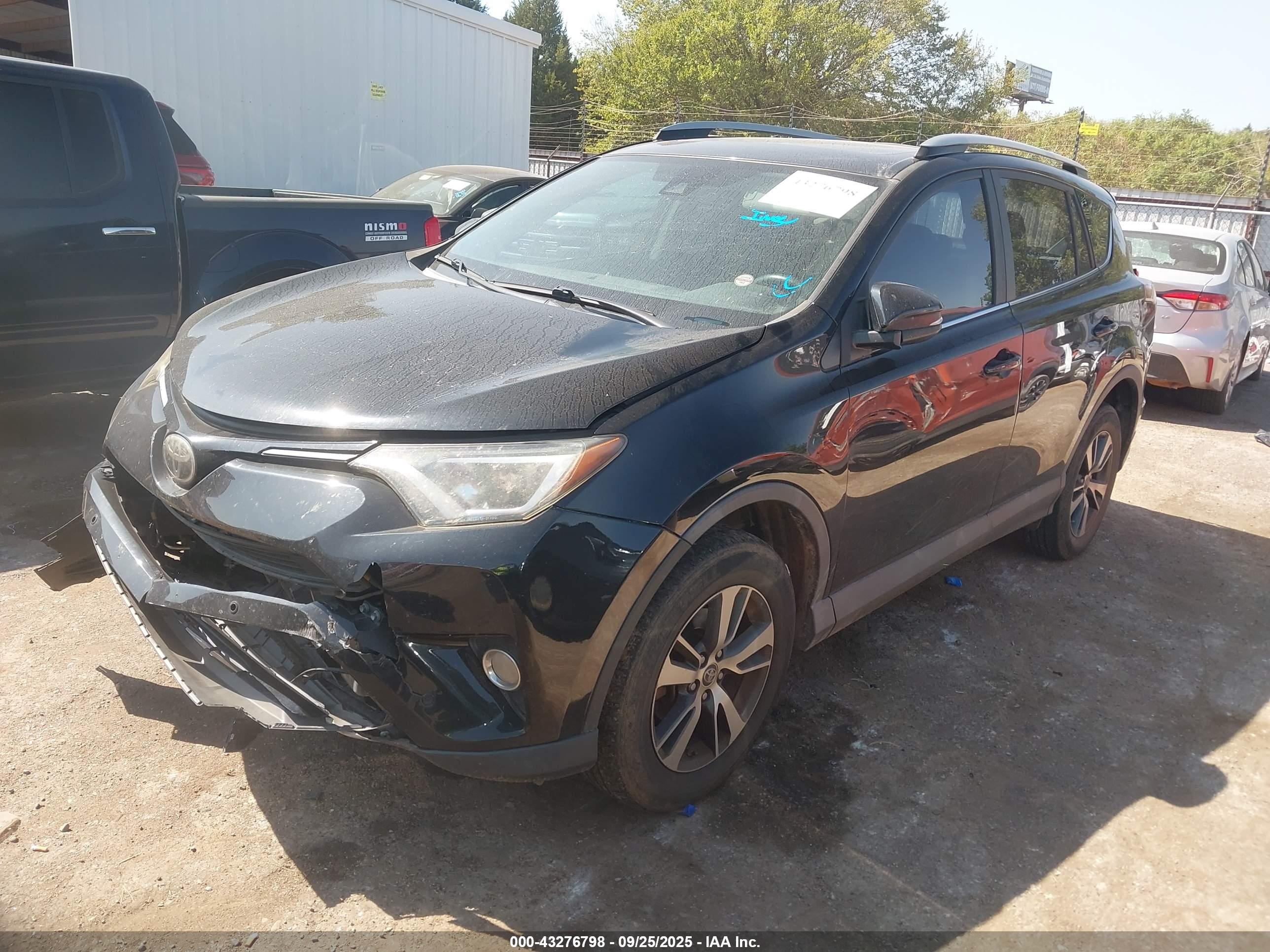 TOYOTA RAV4 image 2